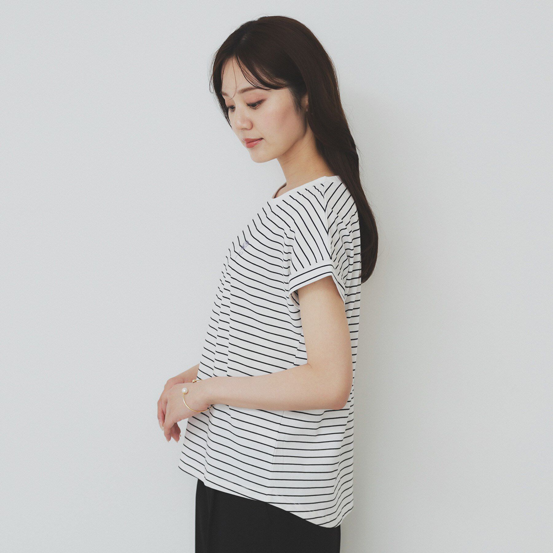 index「《6色展開/S-3Lサイズ》フラワー刺繍Tシャツ【汗ジミ防止/吸水速乾/接触冷感/UVケア/洗濯機洗」|Tシャツ・カットソー|