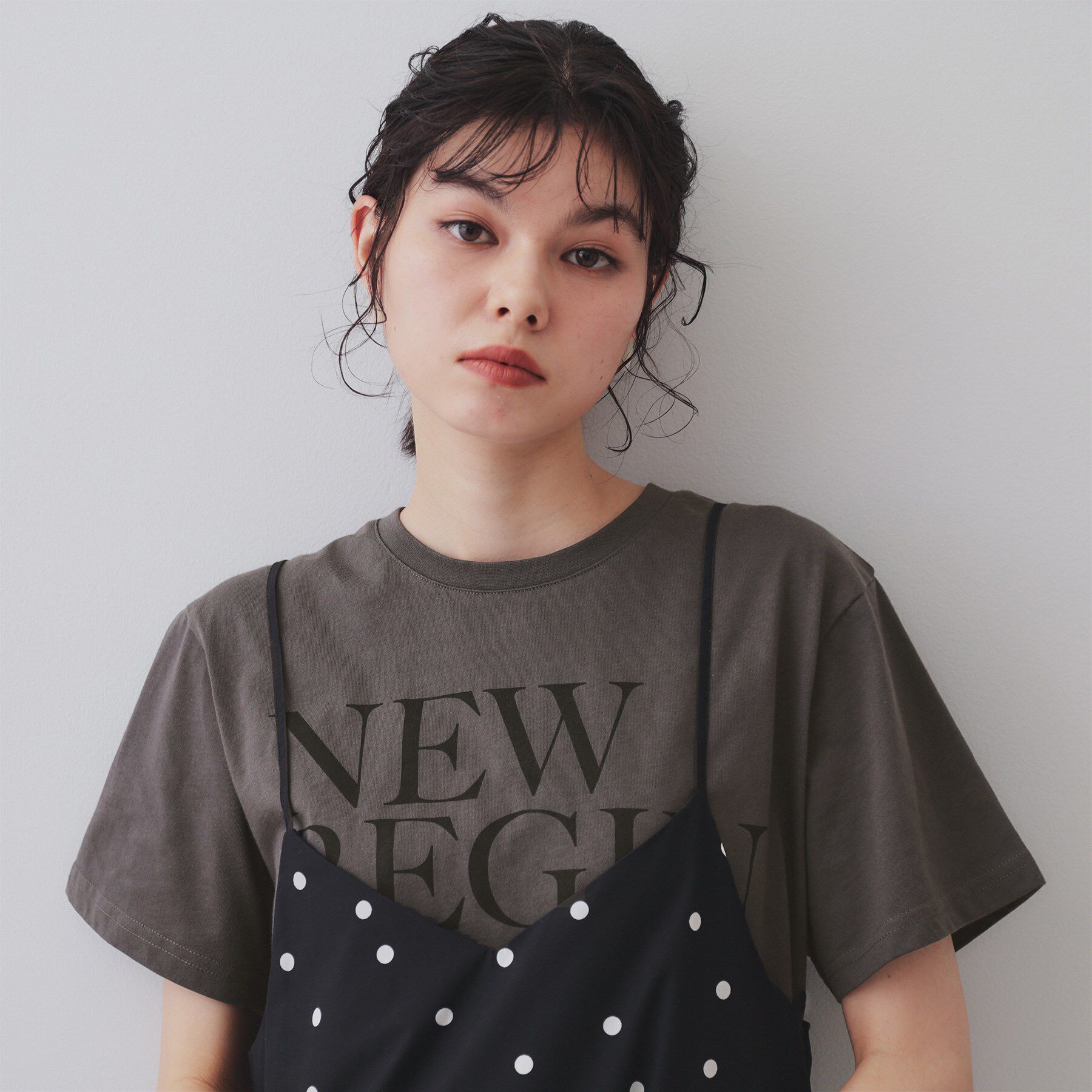 OPAQUE.CLIP「BIGロゴTシャツ【洗濯機洗い可】」|Tシャツ・カットソー|チャコールグレー(0