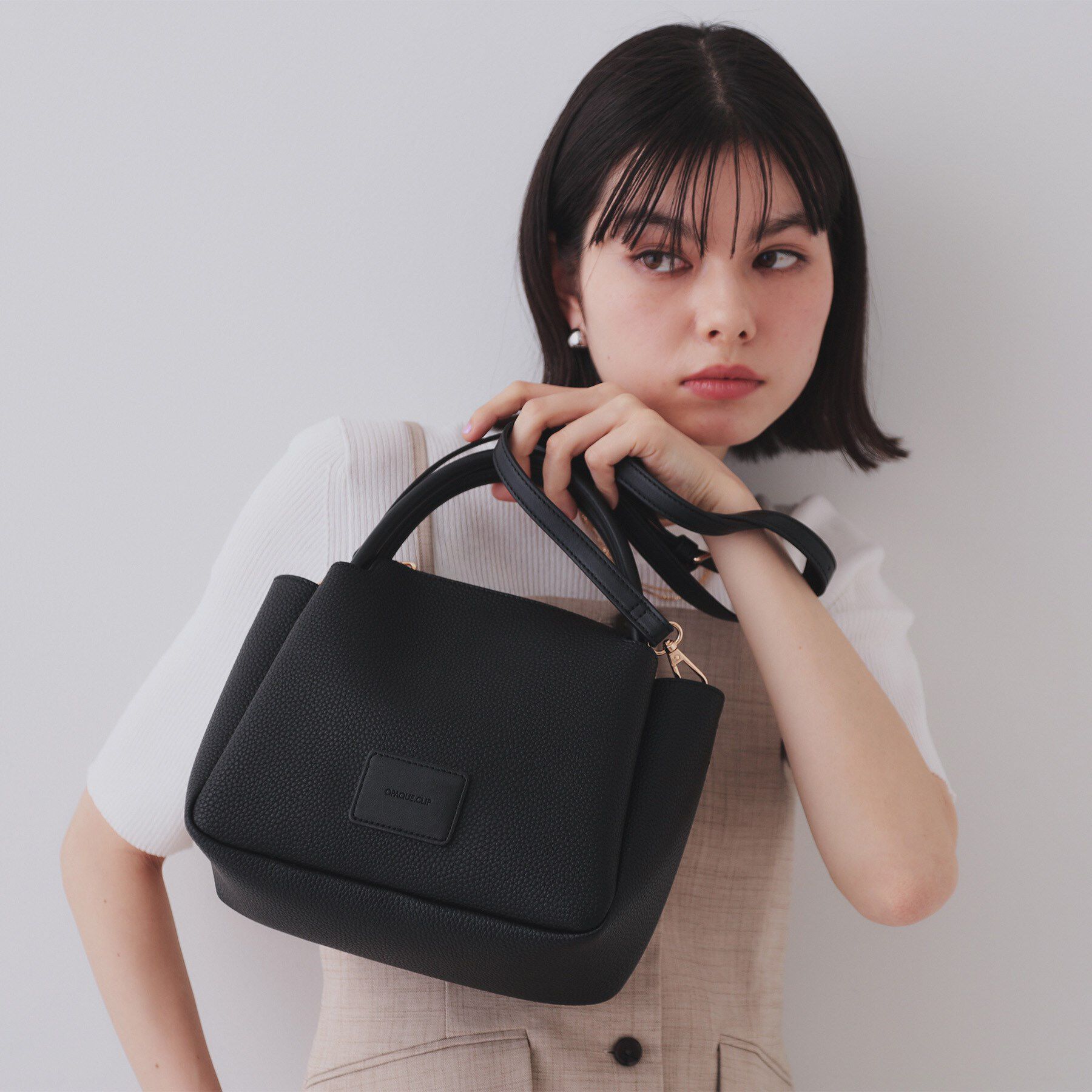 OPAQUE.CLIP「【2WAY】シュリンク合皮ラウンドミニショルダーバッグ」|ショルダー・メッセンジャー|ブラック(019)