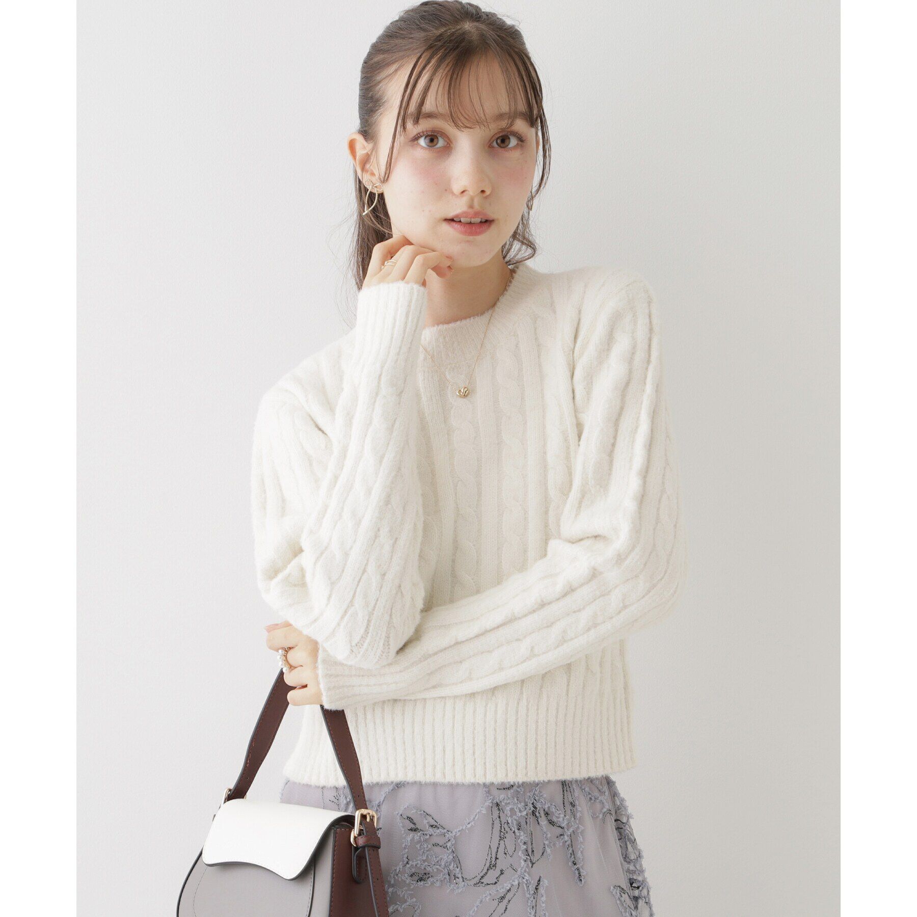 Couture broach「フェザーケーブルニットプルオーバー」|ニット・セーター|