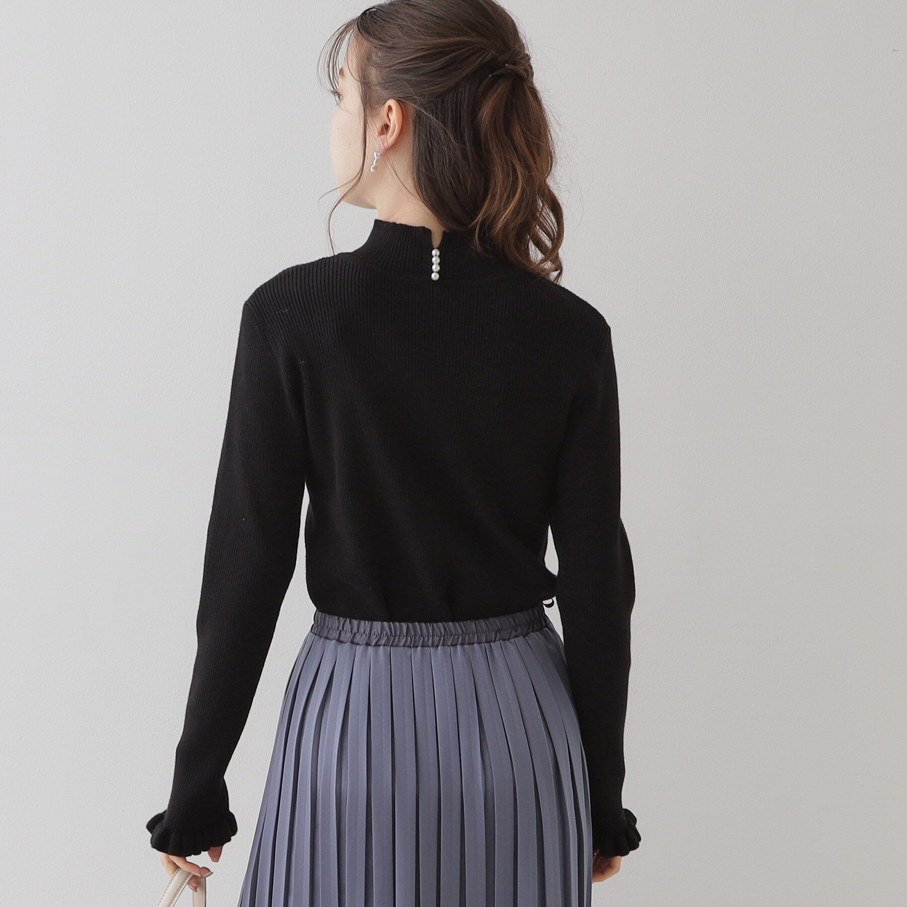 Couture broach「【プチプラ・フェミニンもカジュアルも】サステナブル　バックパール調プチフリルリブ」|ニット・セーター|