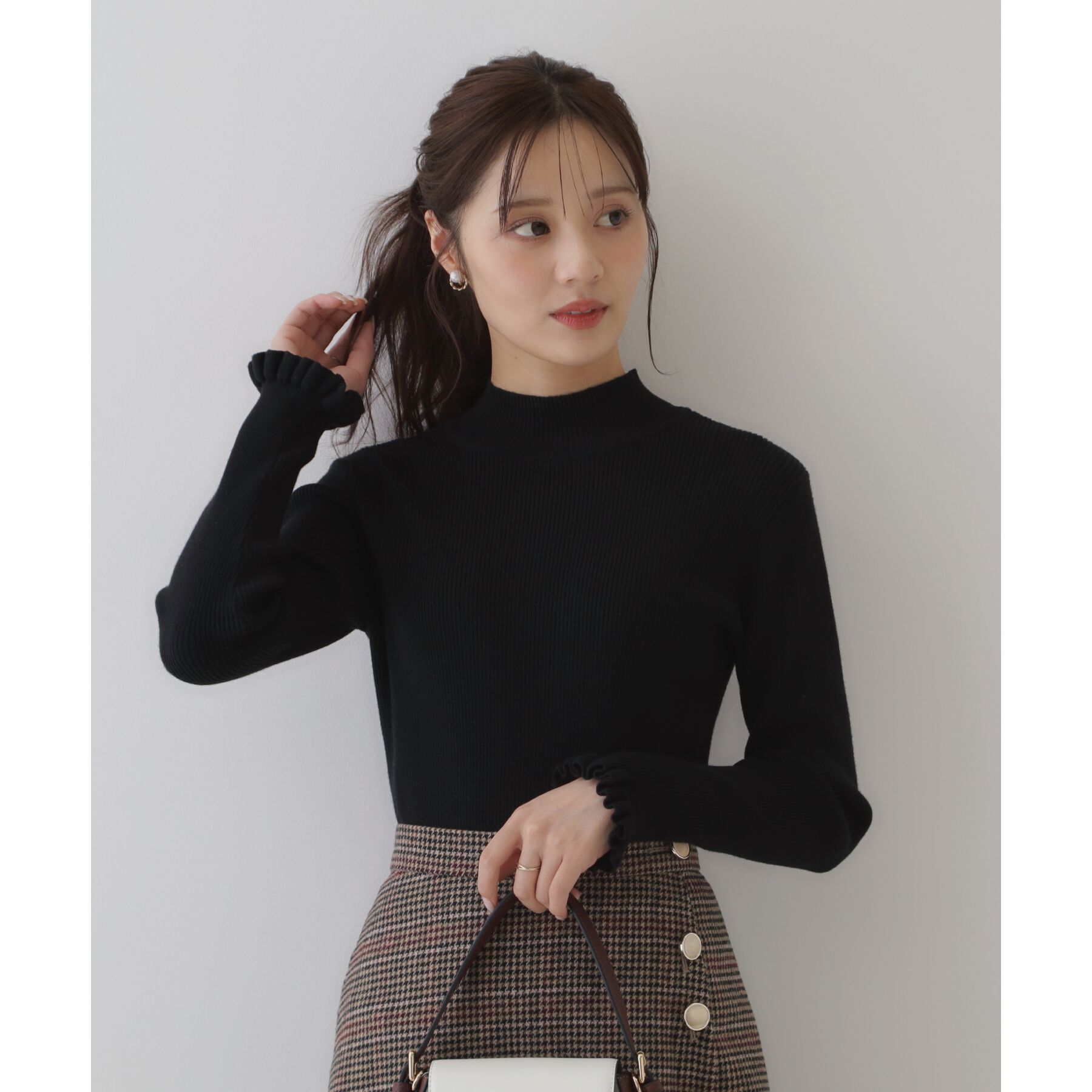 Couture broach「【プチプラ・フェミニンもカジュアルも】サステナブル　バックパール調プチフリルリブ」|ニット・セーター|