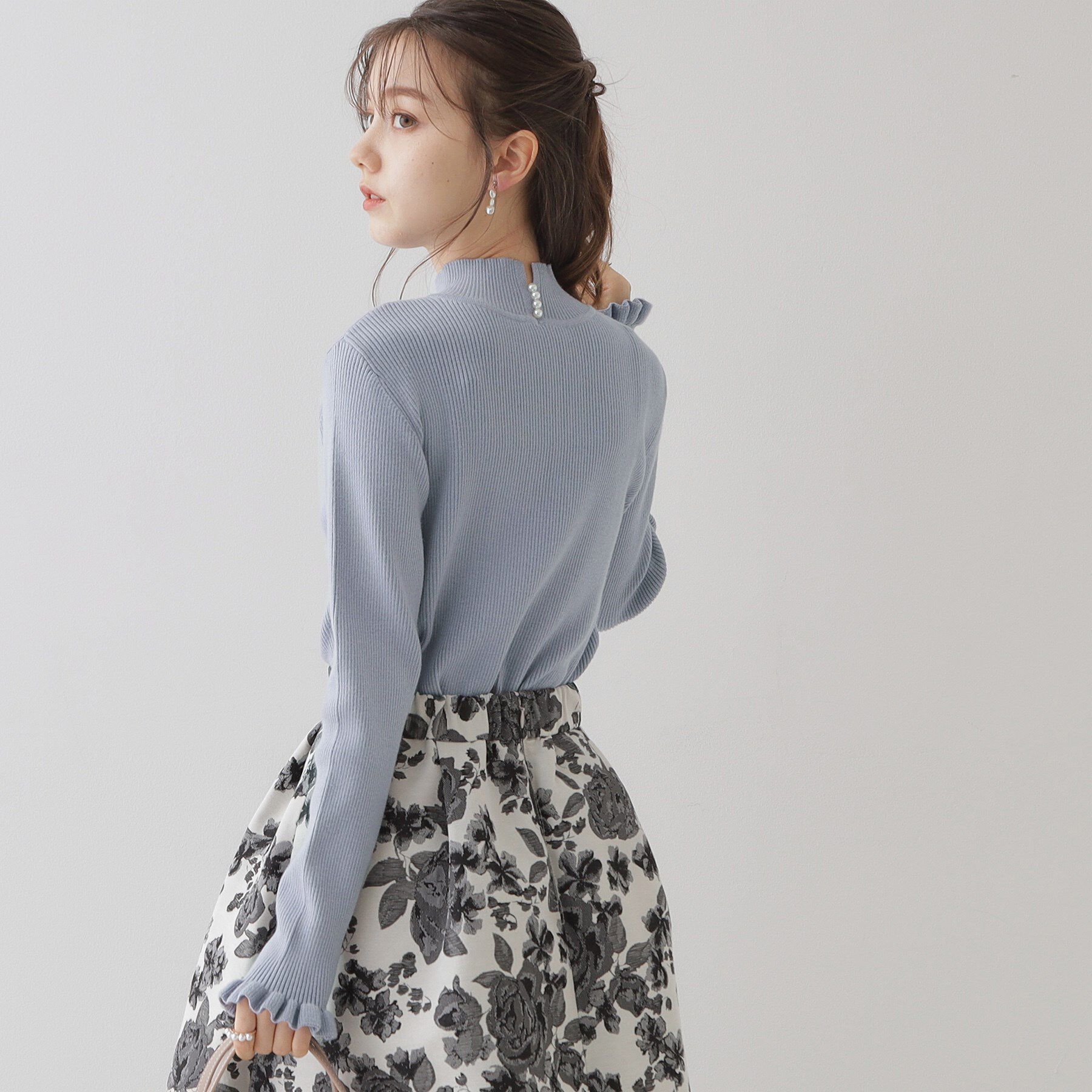 Couture broach「【プチプラ・フェミニンもカジュアルも】サステナブル　バックパール調プチフリルリブ」|ニット・セーター|