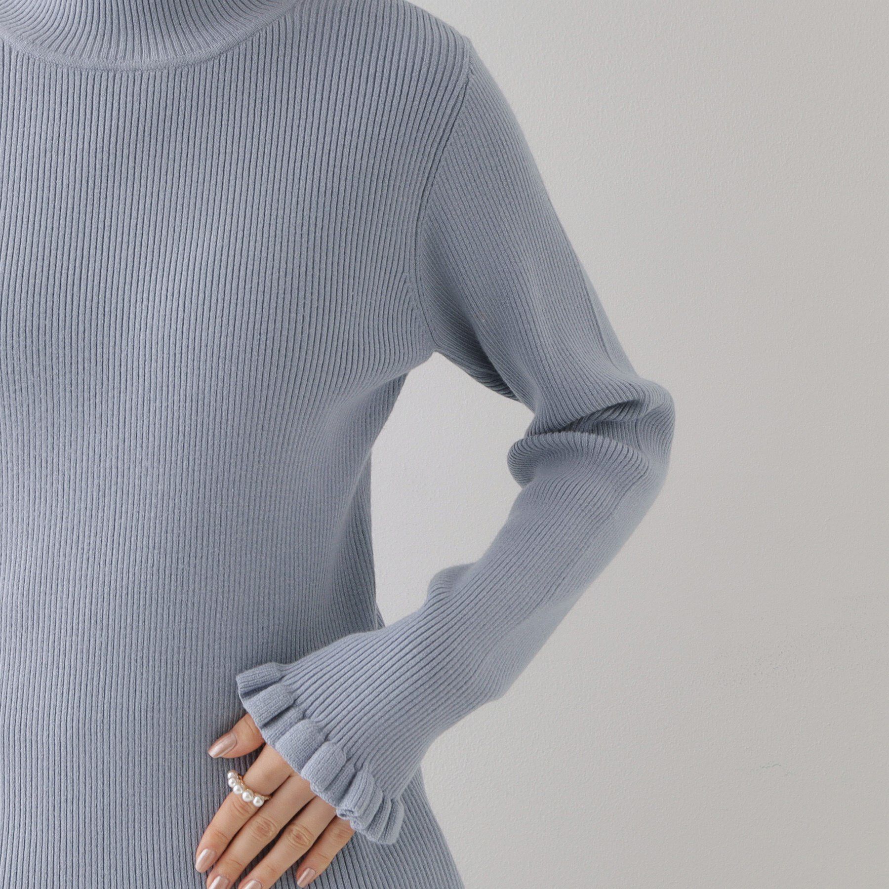 Couture broach「【プチプラ・フェミニンもカジュアルも】サステナブル　バックパール調プチフリルリブ」|ニット・セーター|