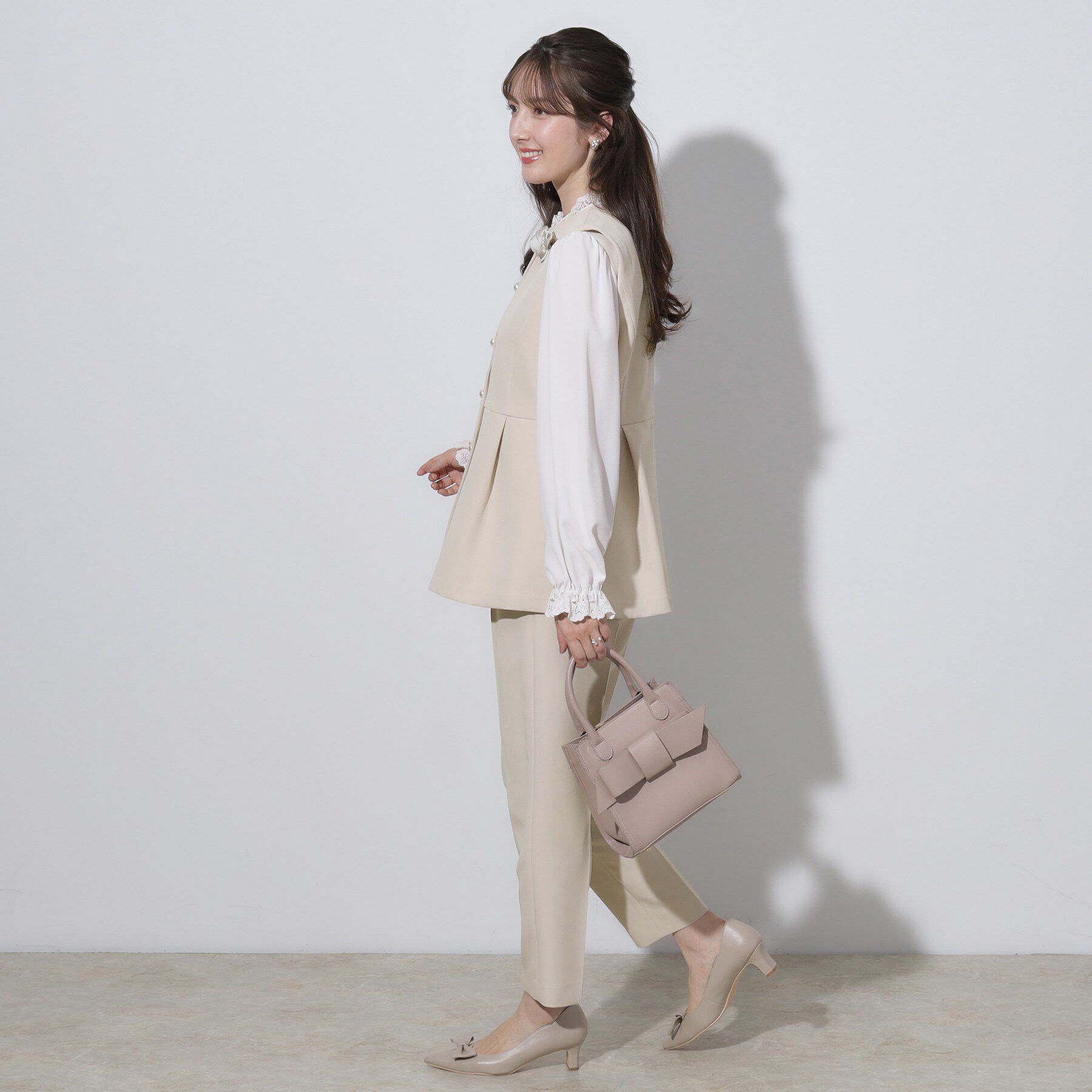 Couture broach「【セレモニーシーン/ON・OFF使える】ダブルクロスペプラムジレ」|ベスト・ジレ|