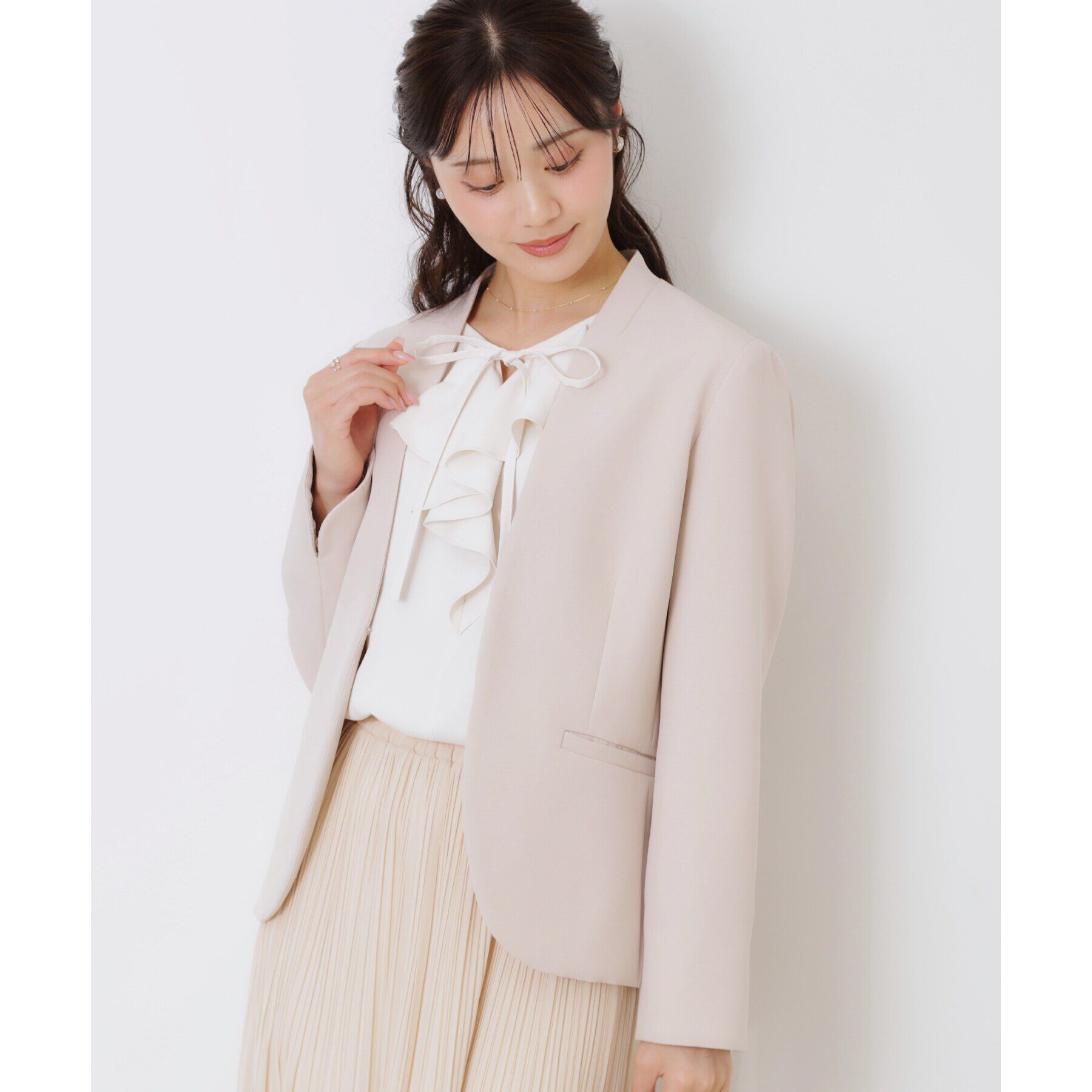 Couture broach「【セレモニーシーン/お仕事にも】ダブルクロスカラーレスジャケット」|ノーカラージャケット|