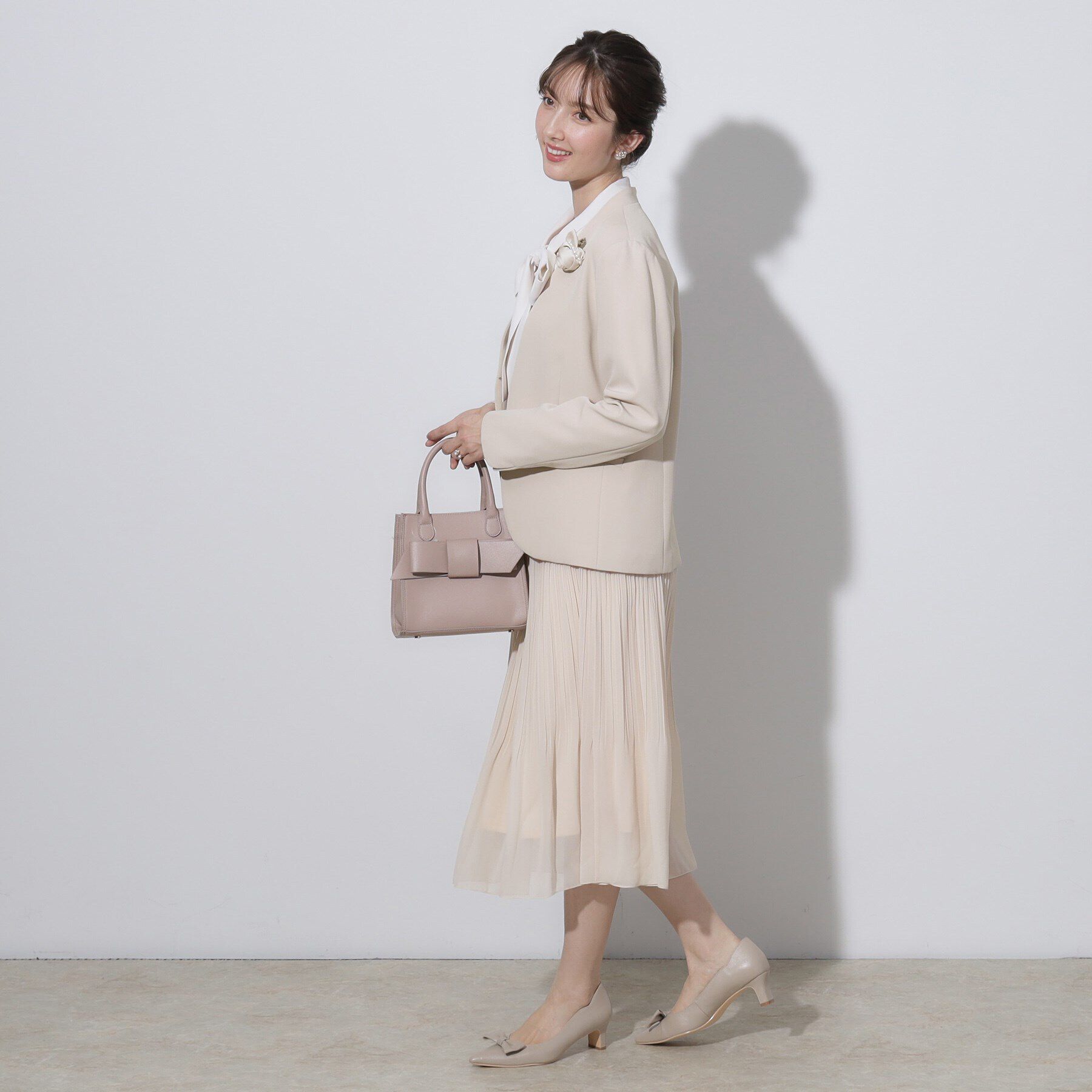 Couture broach「【セレモニーシーン/お仕事にも】ダブルクロスカラーレスジャケット」|ノーカラージャケット|