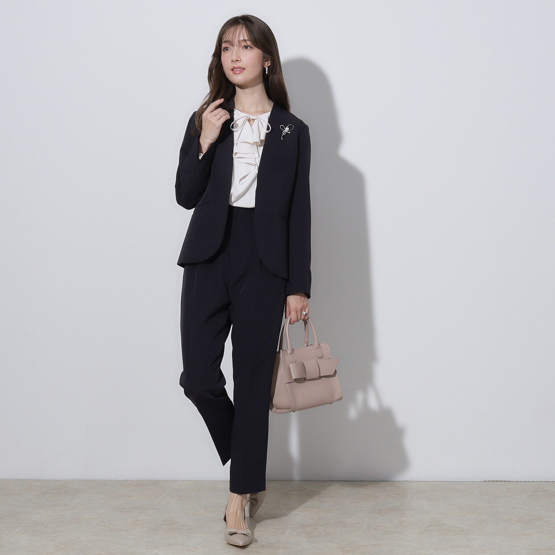 Couture broach「【セレモニーシーン/お仕事にも】ダブルクロスカラーレスジャケット」|ノーカラージャケット|