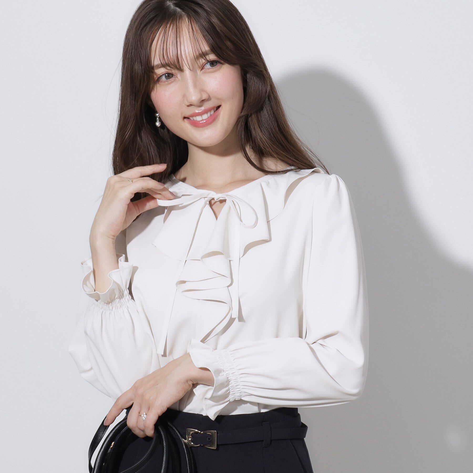 Couture broach「【セレモニーシーン/お仕事にも】ラッフルフリルブラウス」|シャツ・ブラウス|