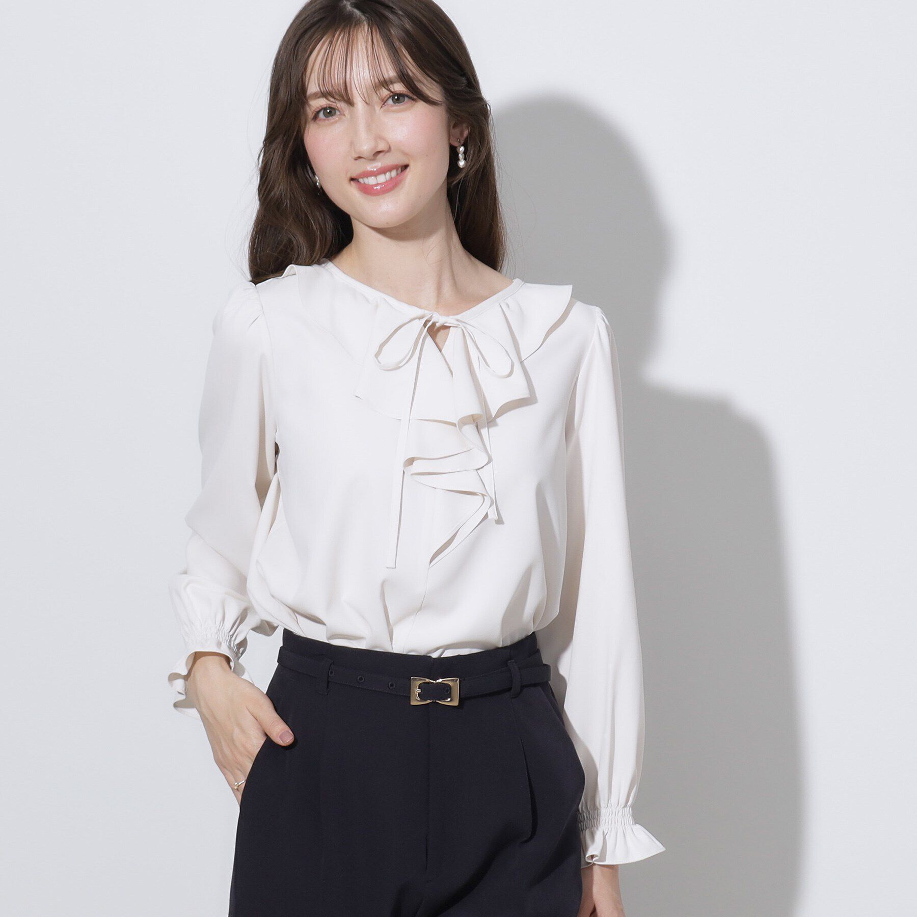 Couture broach「【セレモニーシーン/お仕事にも】ラッフルフリルブラウス」|シャツ・ブラウス|