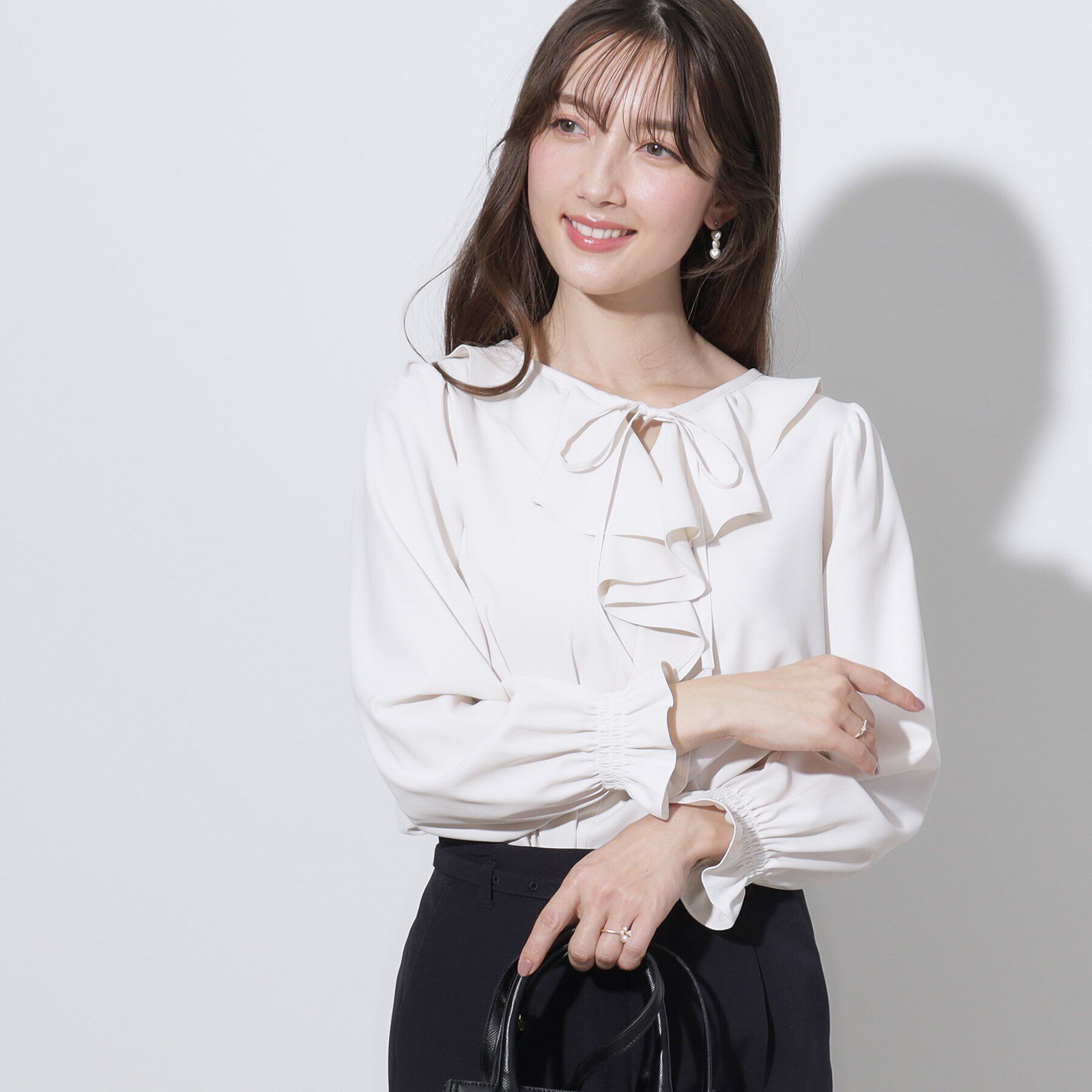 Couture broach「【セレモニーシーン/お仕事にも】ラッフルフリルブラウス」|シャツ・ブラウス|