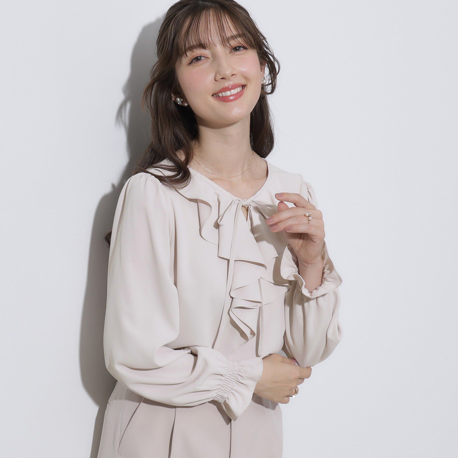 Couture broach「【セレモニーシーン/お仕事にも】ラッフルフリルブラウス」|シャツ・ブラウス|ﾗｲﾄﾋﾟﾝｸ(070)