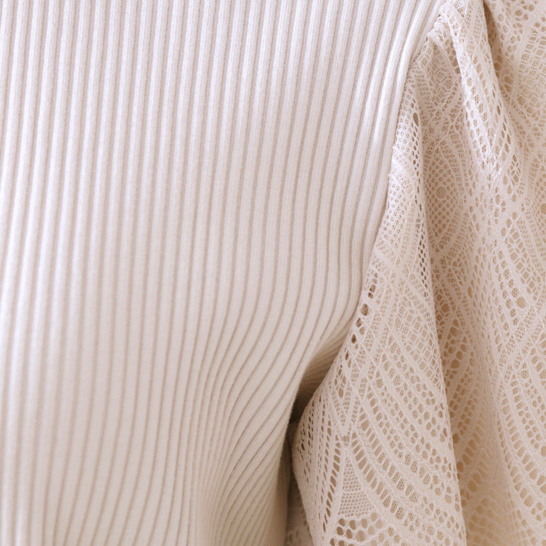 Couture broach「【二の腕カバー・通勤】レース袖テレコトップス」|Tシャツ・カットソー|