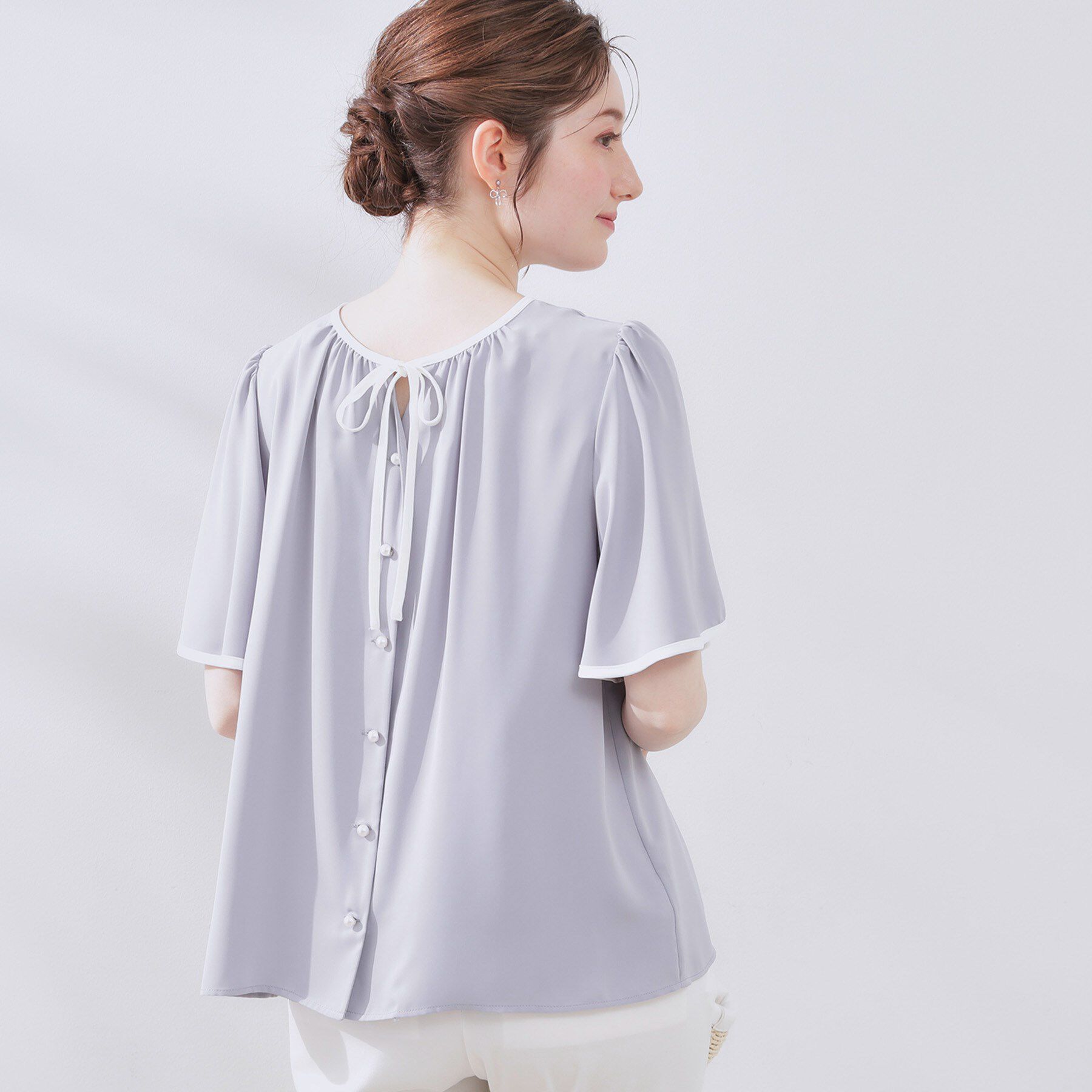 Couture broach「【きれいめ・二の腕カバー・通勤】配色フレア2WAYブラウス」|シャツ・ブラウス|