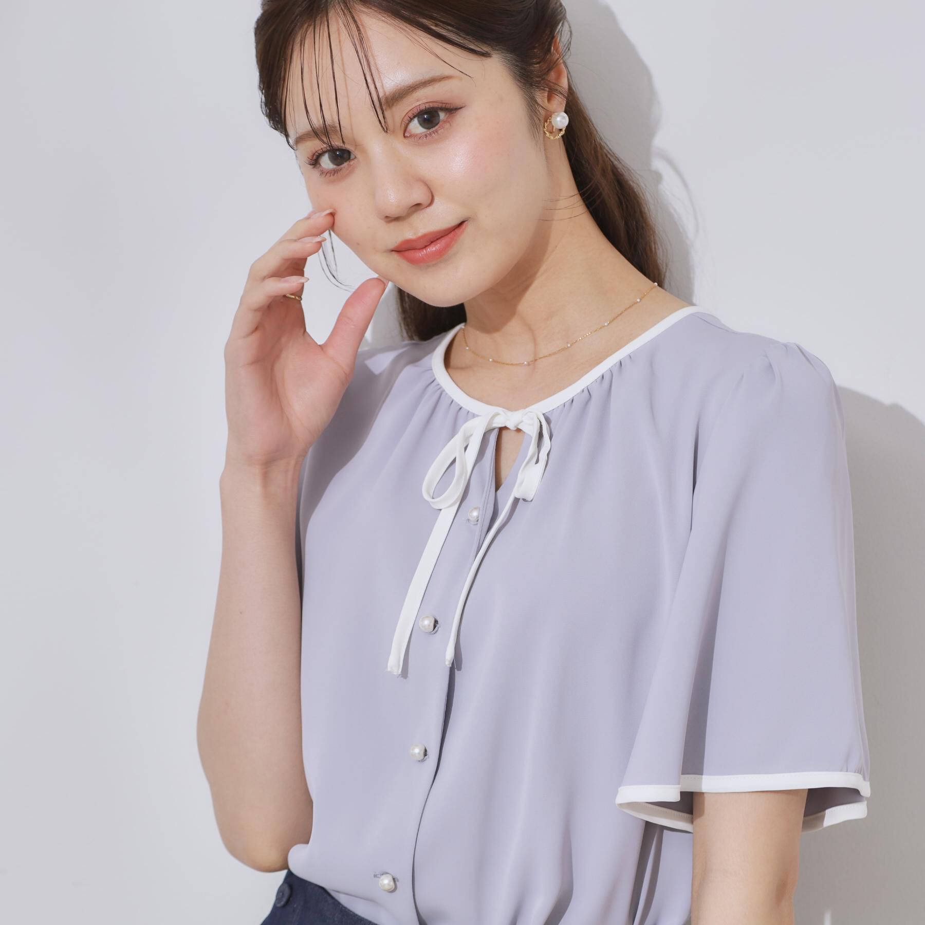 Couture broach「【きれいめ・二の腕カバー・通勤】配色フレア2WAYブラウス」|シャツ・ブラウス|