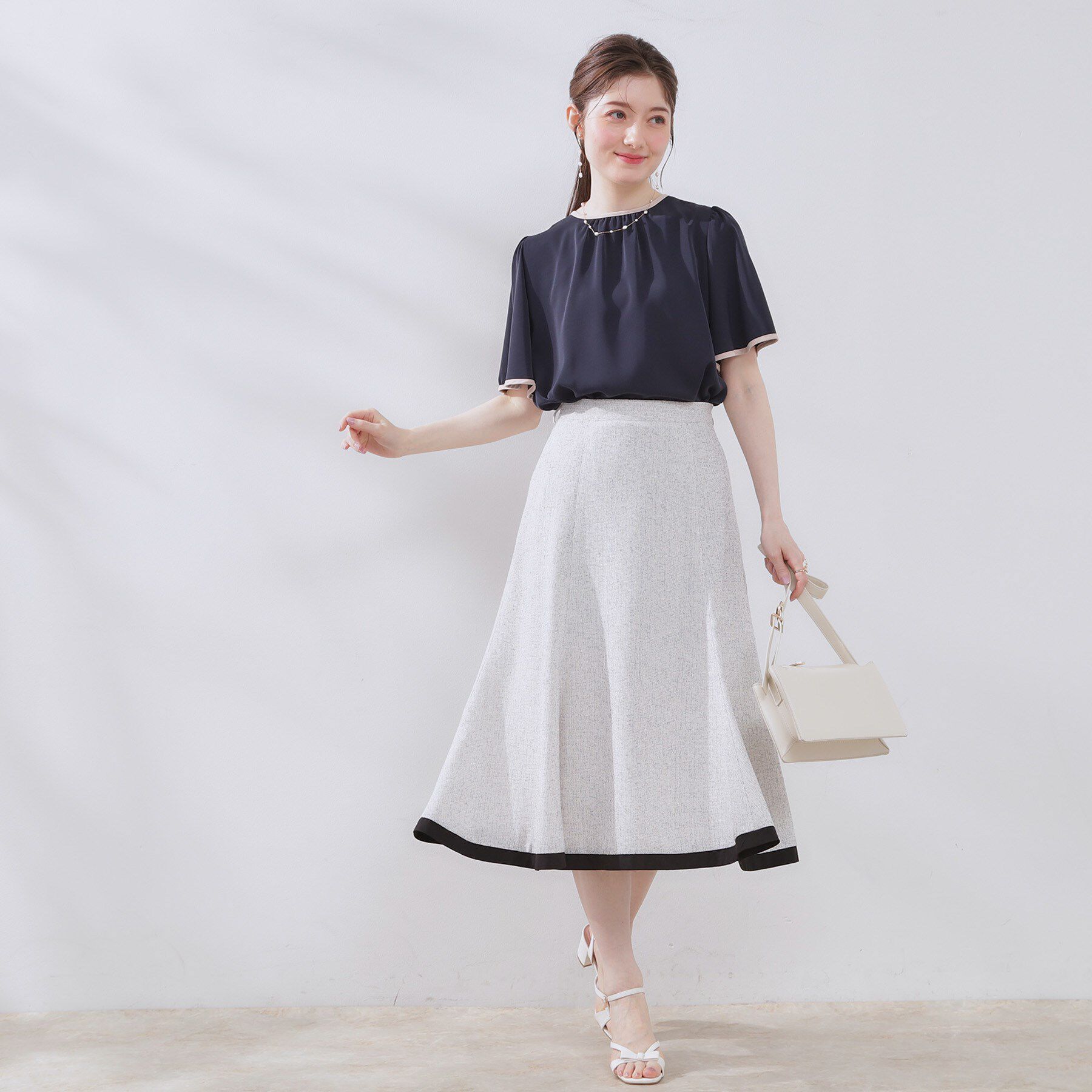 Couture broach「【きれいめ・二の腕カバー・通勤】配色フレア2WAYブラウス」|シャツ・ブラウス|