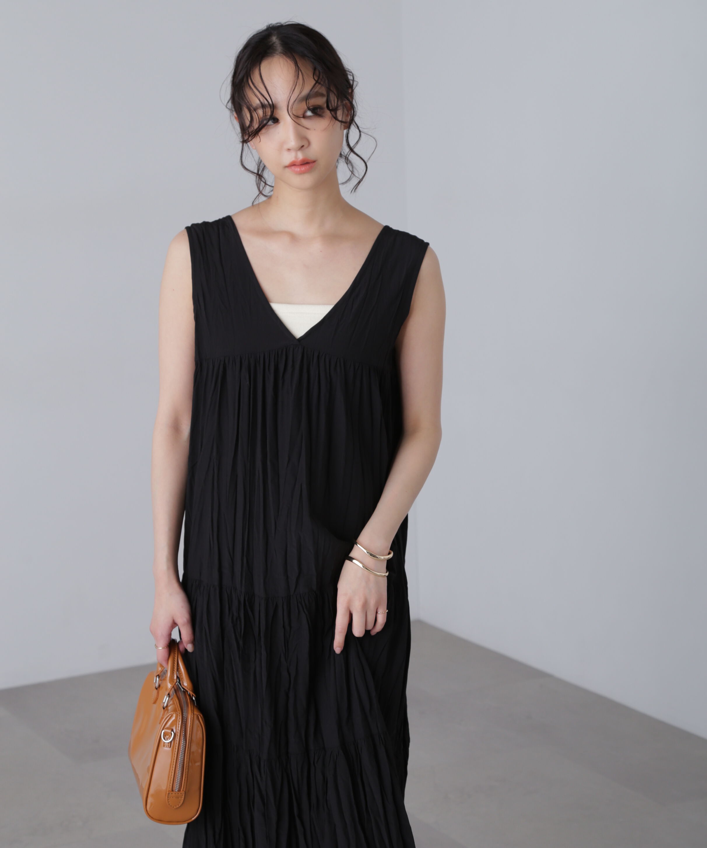  「ワッシャーティアードノースリーブワンピース」|ワンピース|ブラック