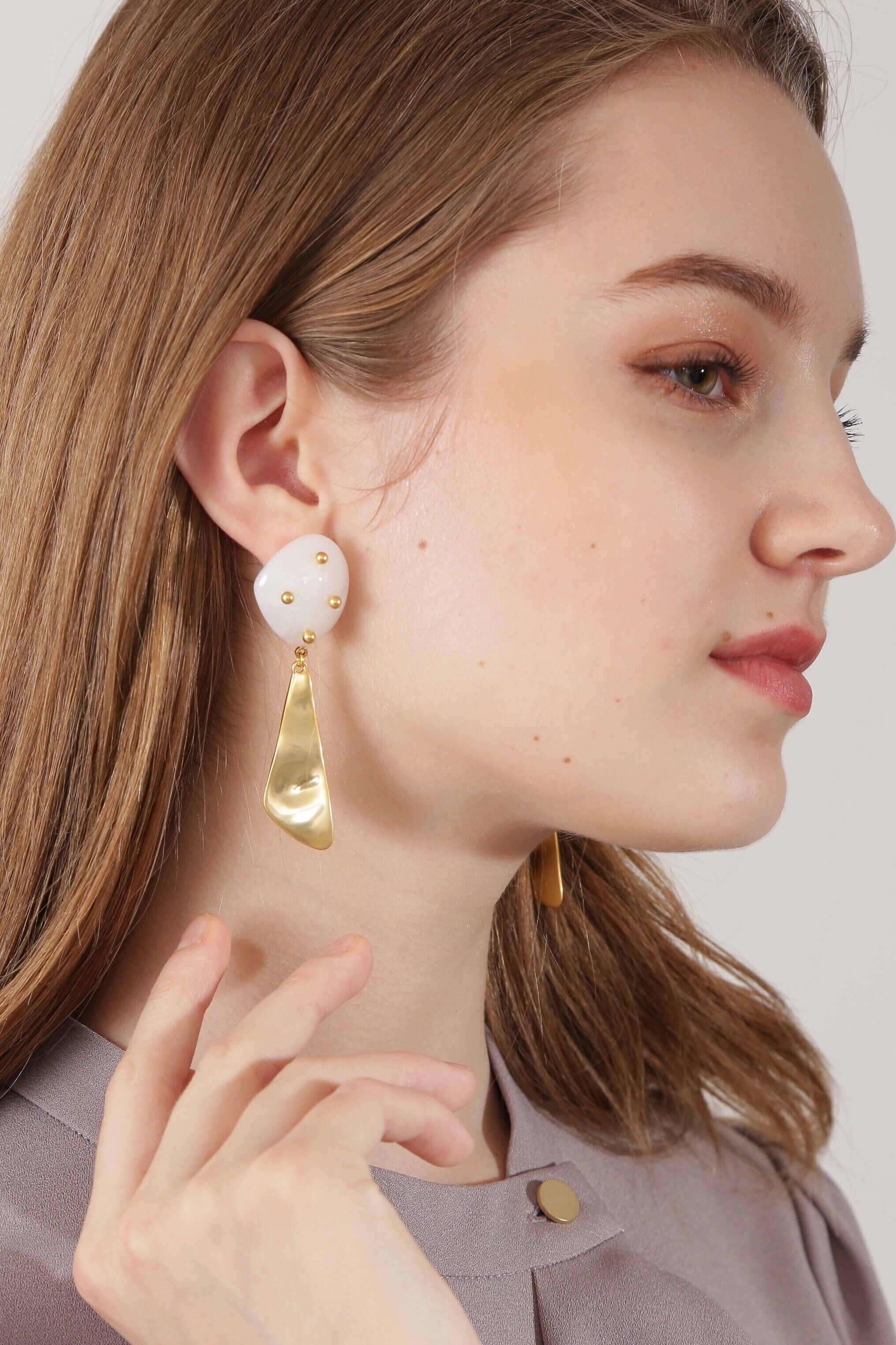  「◆スタッズストーンドロップピアス」|その他|ホワイト