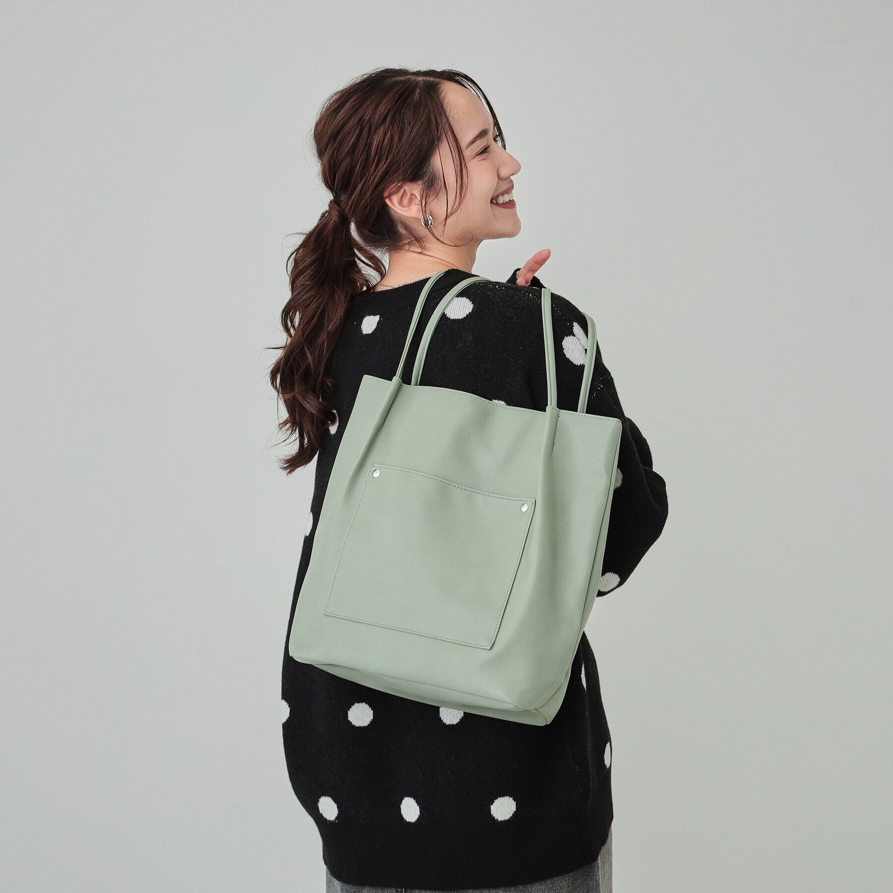 SHOO･LA･RUE「オイルレザー風つまみハンドルトート」|トートバッグ|