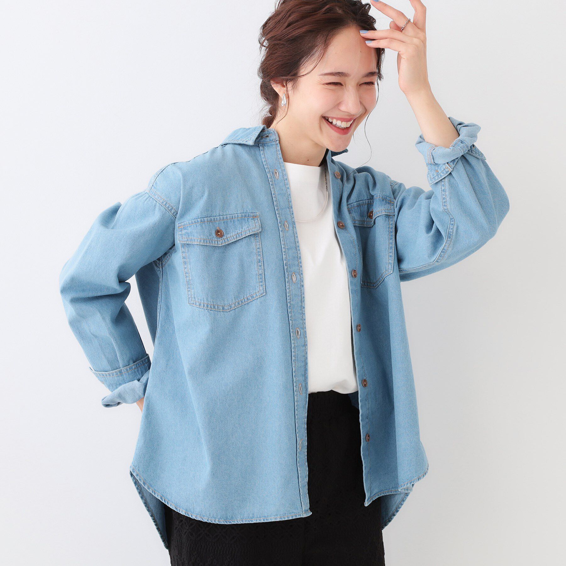 SHOO･LA･RUE「【洗える/S-LL】大人のこなれコーデに やわらかデニムシャツ」|シャツ・ブラウス|ブルー(092)