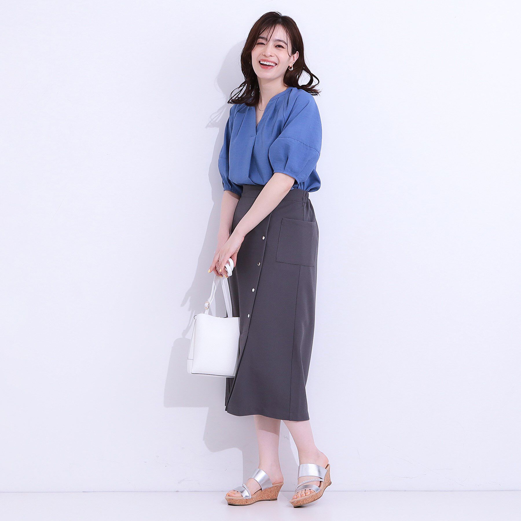 SHOO･LA･RUE「【S-LL】カジュアルにもきれいめにも ドット釦カーゴナロースカート」|スカート|