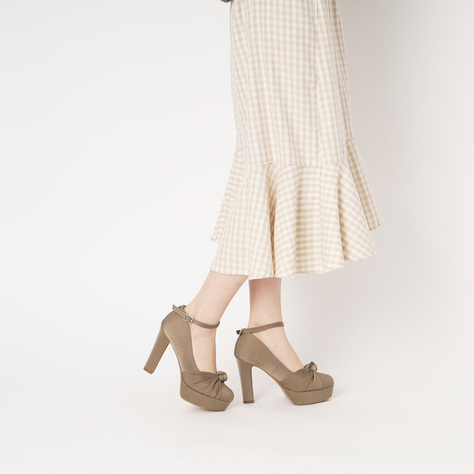 ESPERANZA「結びリボンネックベルトハイヒールパンプス 結婚式二次会 パーティー 24SS」|パンプス|