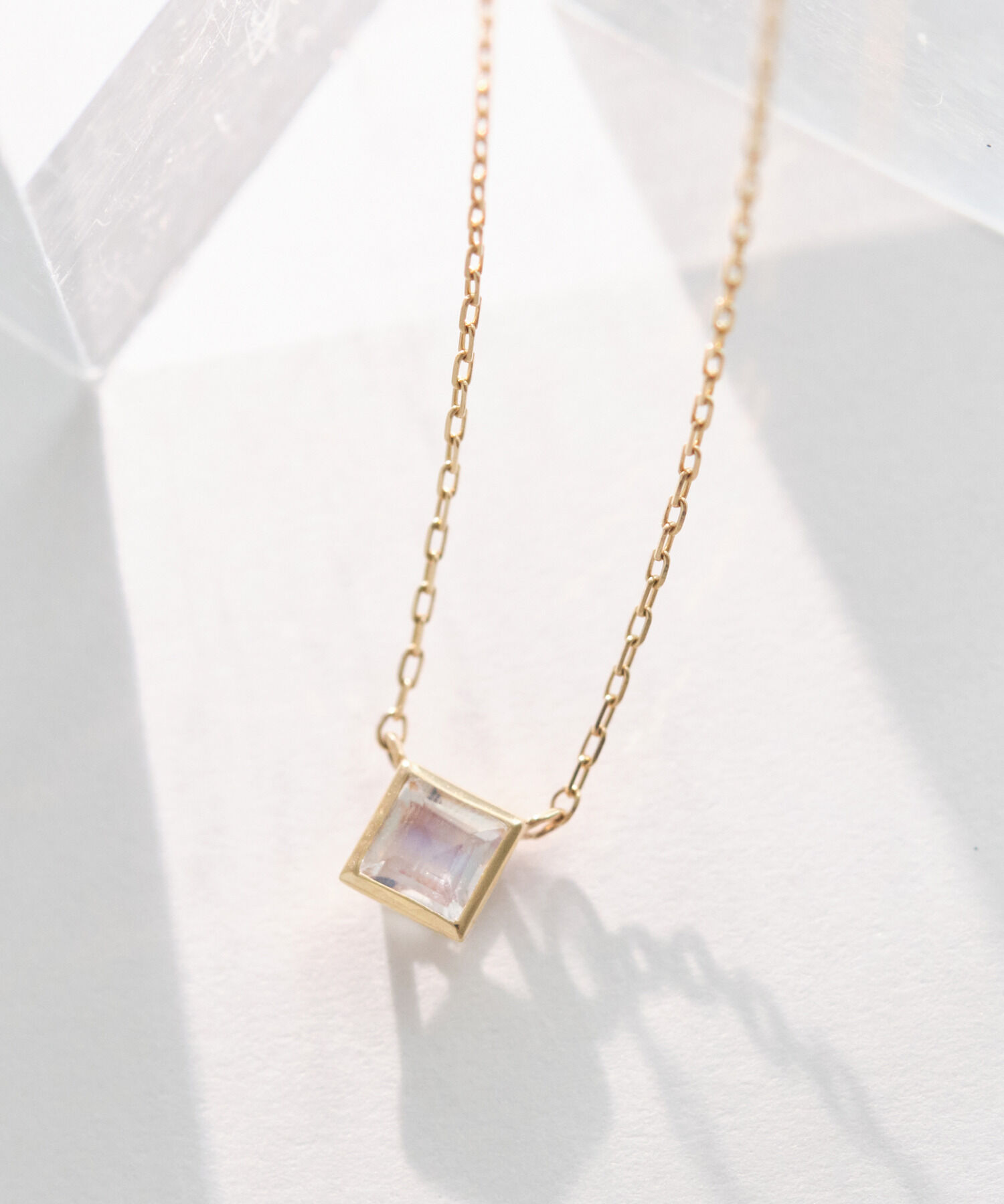 JUPITER「【K10】レインボームーンストーンネックレス/天然石<全長40.5㎝(調節した時の長さ37.5㎝)>」|ネックレス|