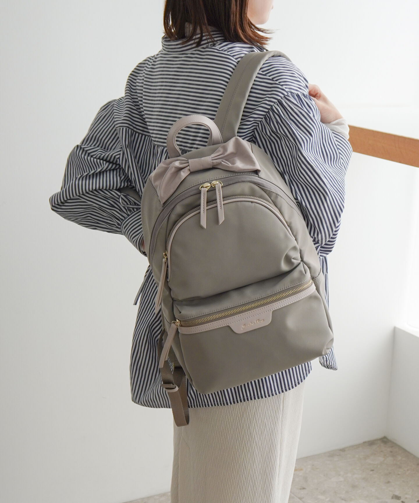 Jewelna Rose「Jewelna Rose プリモ・リュックサック A4ジャストサイズ 16195」|リュック|グレージュ