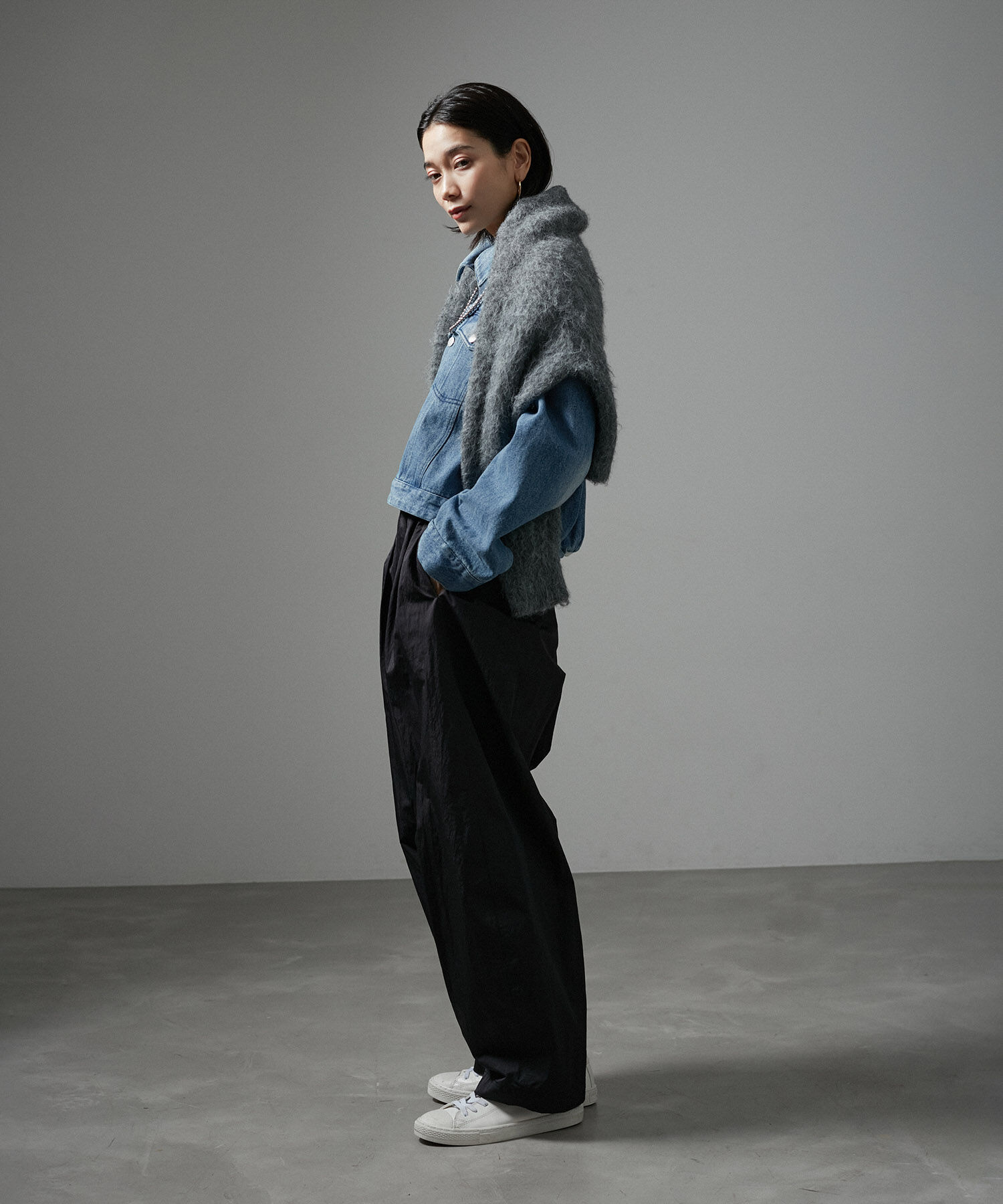 SALON adam et rope'「【WEB限定】クロップドカーヴィーデニムジャケット」|デニムジャケット|