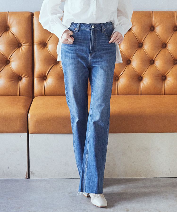 earth music&ecology「セルフカットフレアデニムパンツ」|デニム|