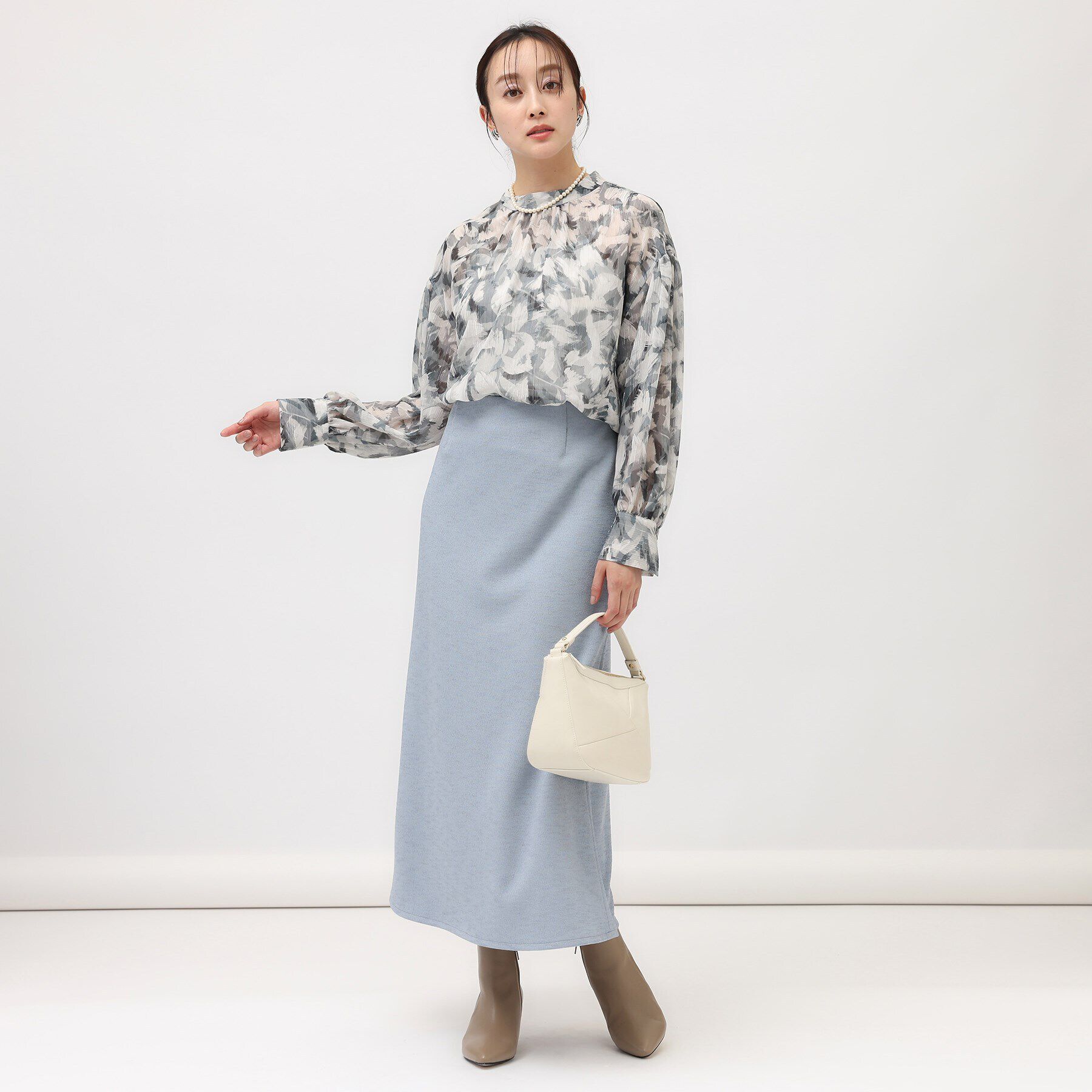 UNTITLED「【柄ブラウス/同素材ワンピースあり】楊柳ラメシフォン リーフプリントブラウス」|シャツ・ブラウス|