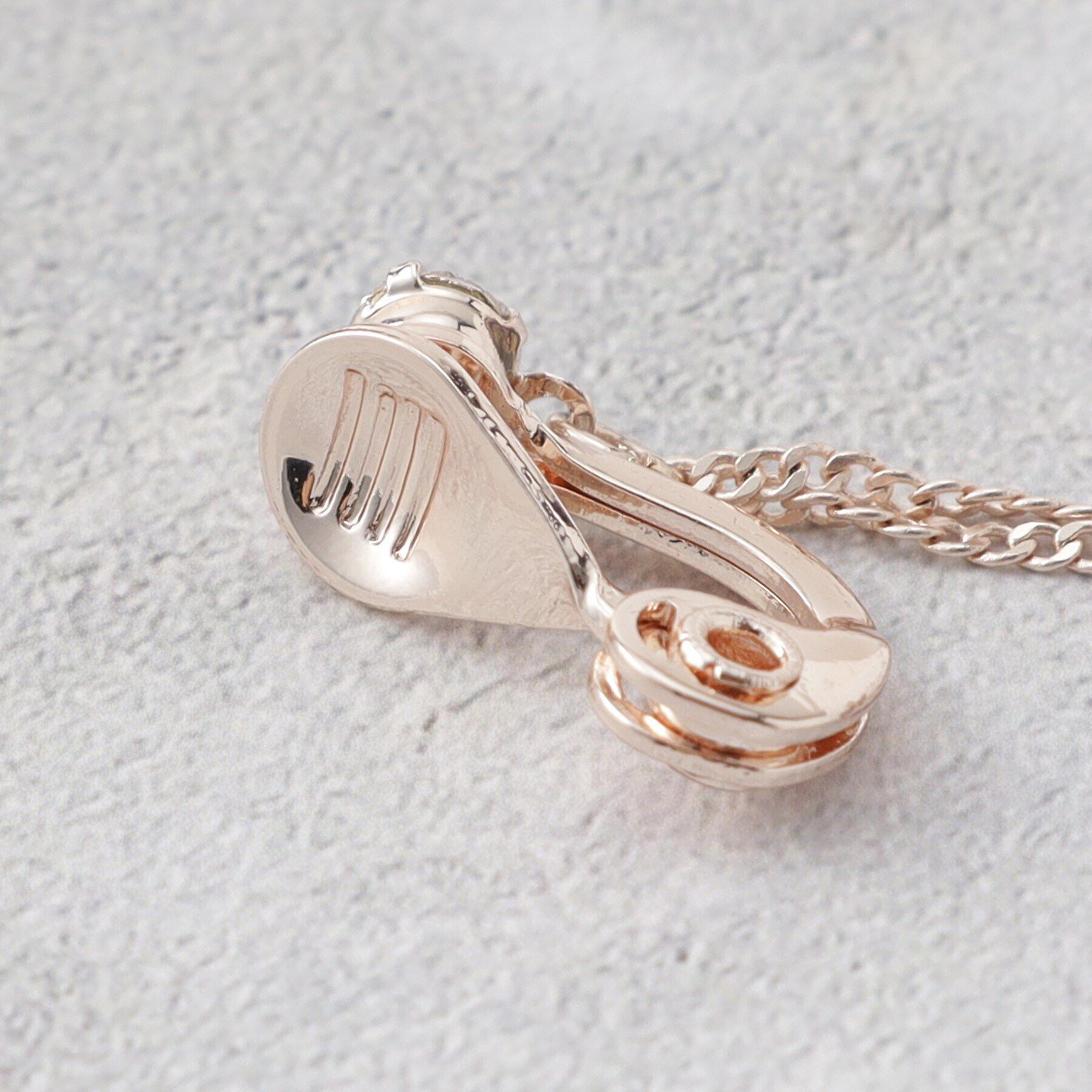 grove「痛くなりにくいガラスフラワーイヤリング」|イヤリング|