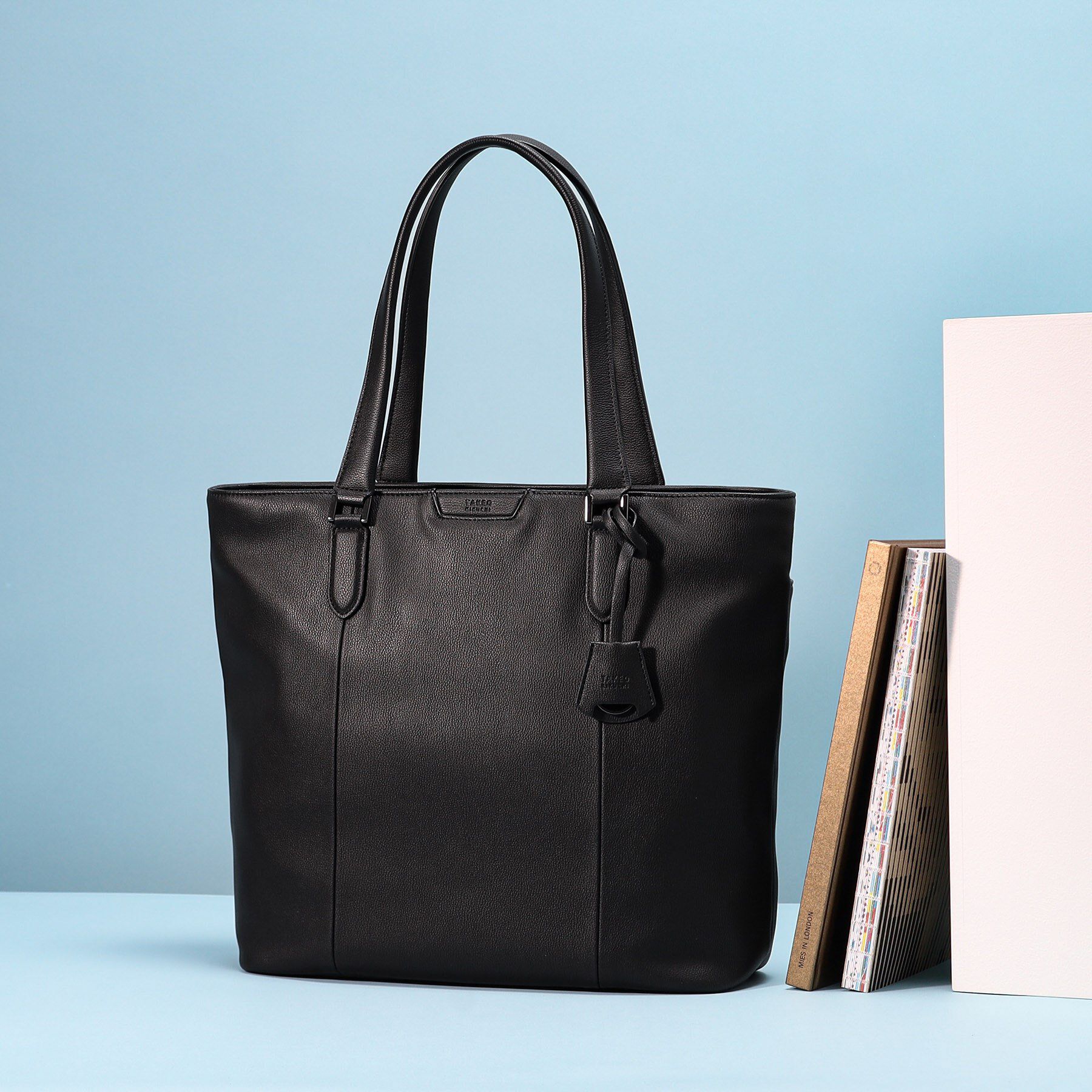 TAKEO KIKUCHI「スマート モノトーントートバッグ」|トートバッグ|ﾌﾞﾗｯｸ ｼｭﾘﾝｸ(619)