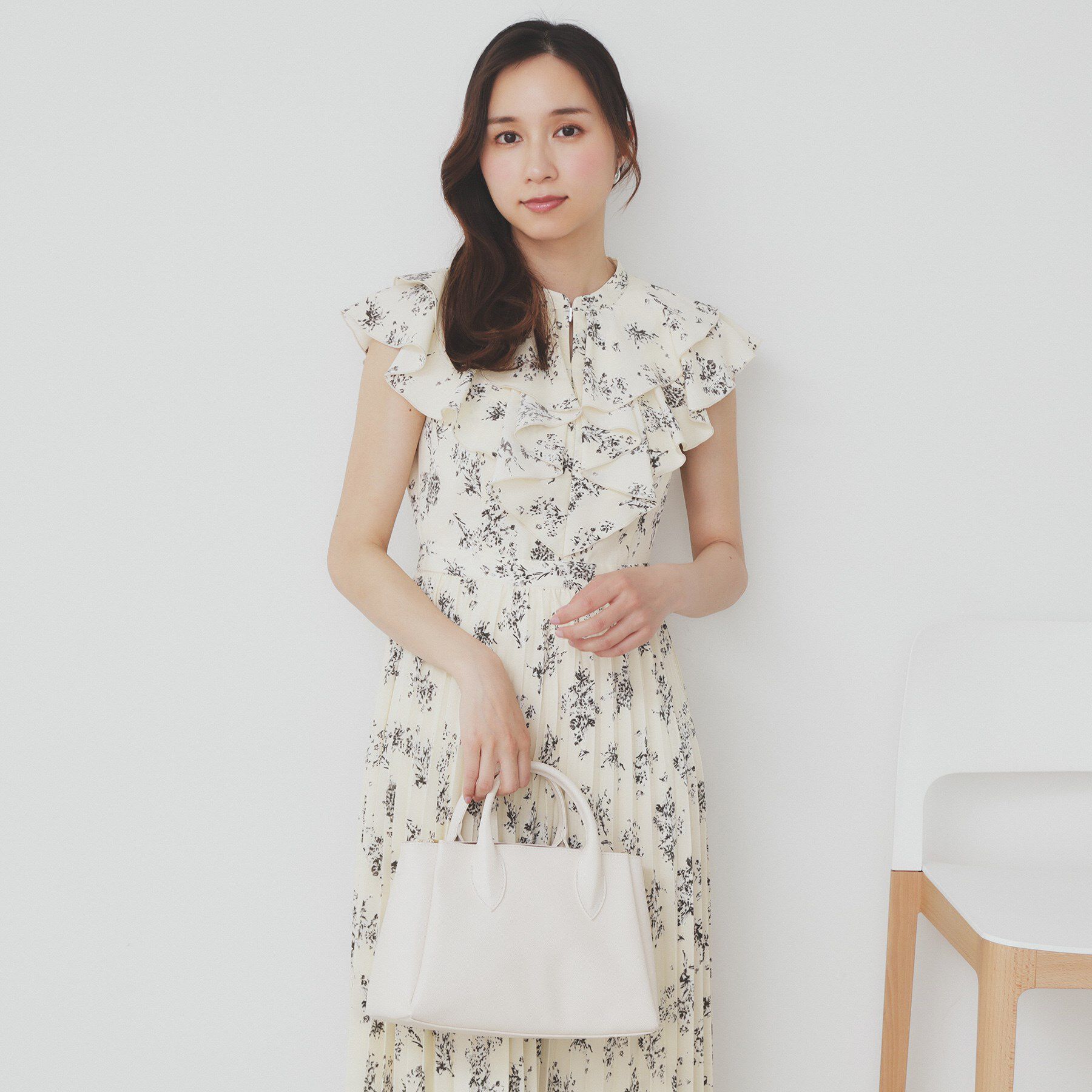 index「《美人百花掲載》フリルプリーツ花柄ワンピース【洗濯機洗い可/イージーアイロン/防シワ】」|ワンピース|ライトイエロー(13