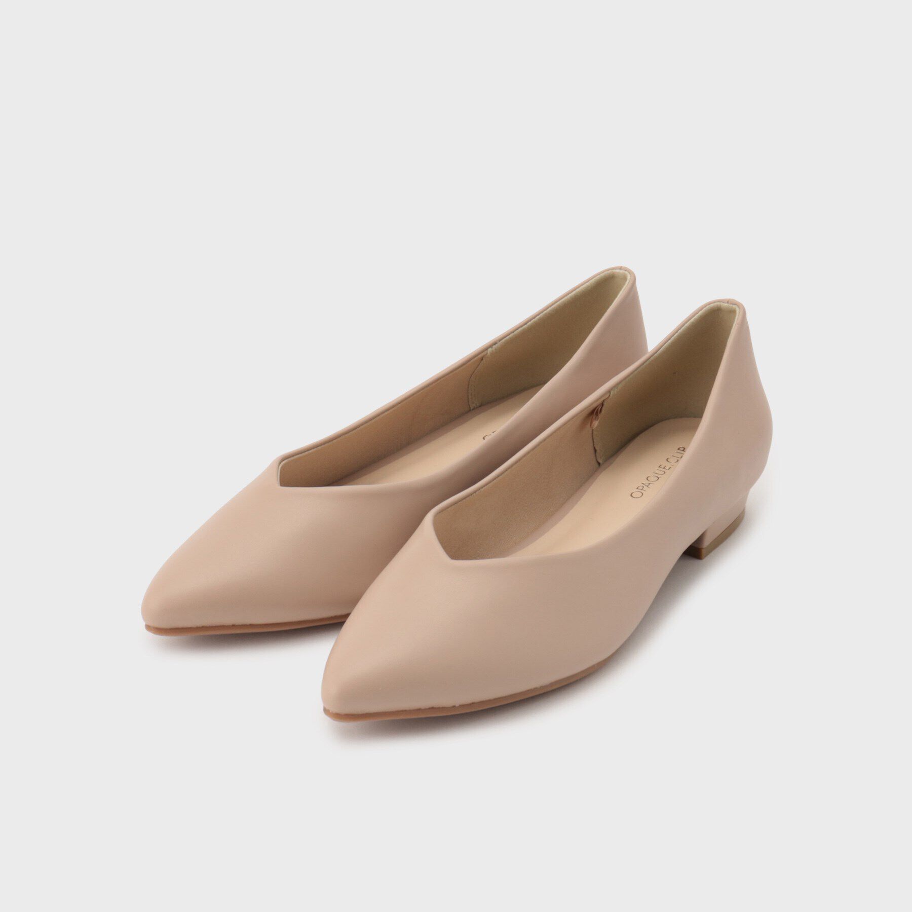 OPAQUE.CLIP「【抗菌防臭加工】メタルパーツVフラットポインテッドパンプス」|パンプス|ベージュ(052)