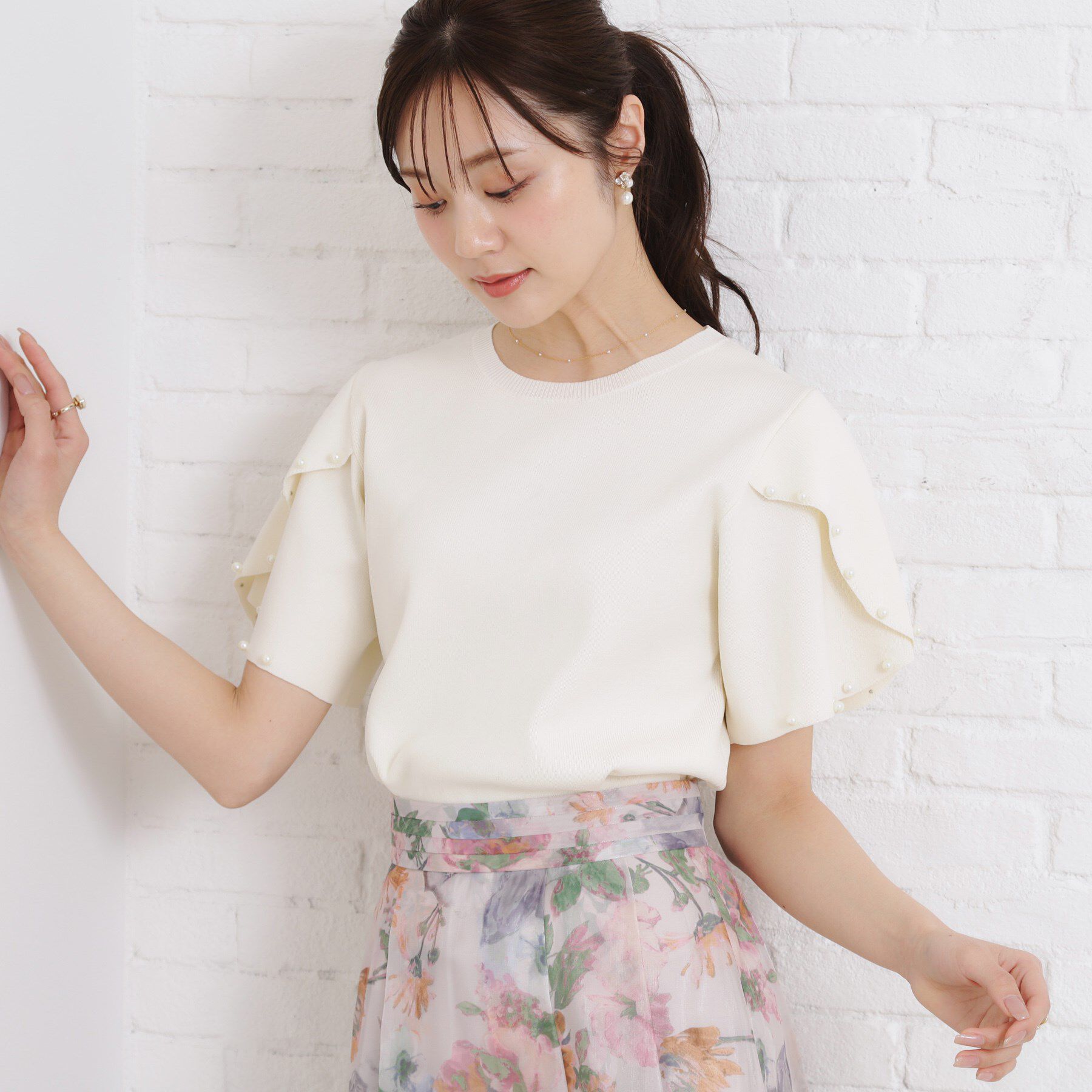 Couture broach「【一枚でキマる・華やか】パール調付チューリップ袖ニット」|ニット・セーター|