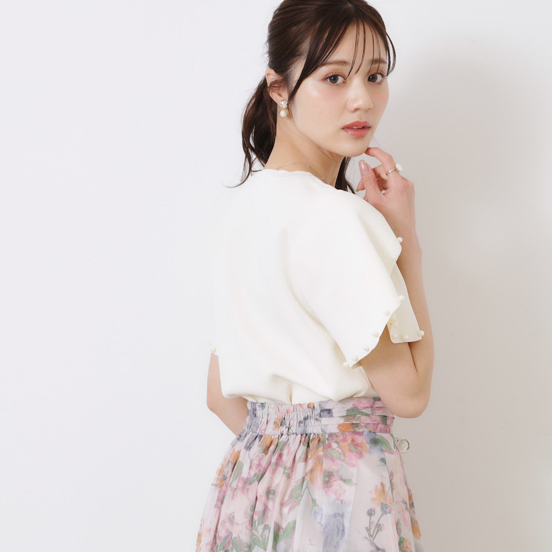 Couture broach「【一枚でキマる・華やか】パール調付チューリップ袖ニット」|ニット・セーター|