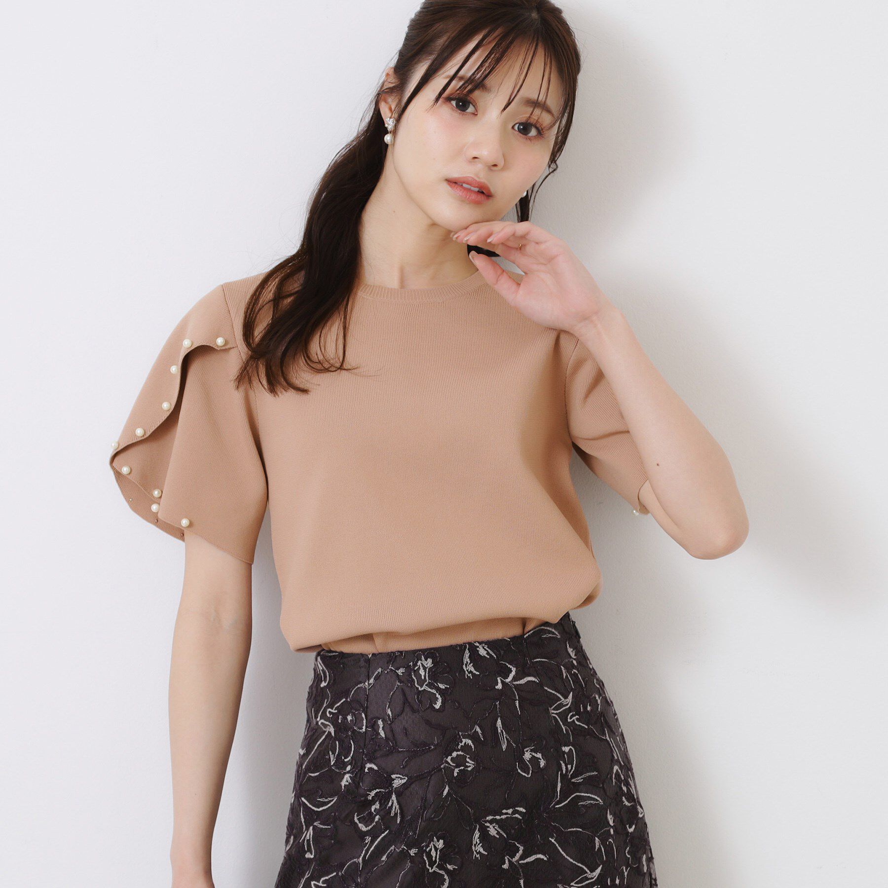 Couture broach「【一枚でキマる・華やか】パール調付チューリップ袖ニット」|ニット・セーター|