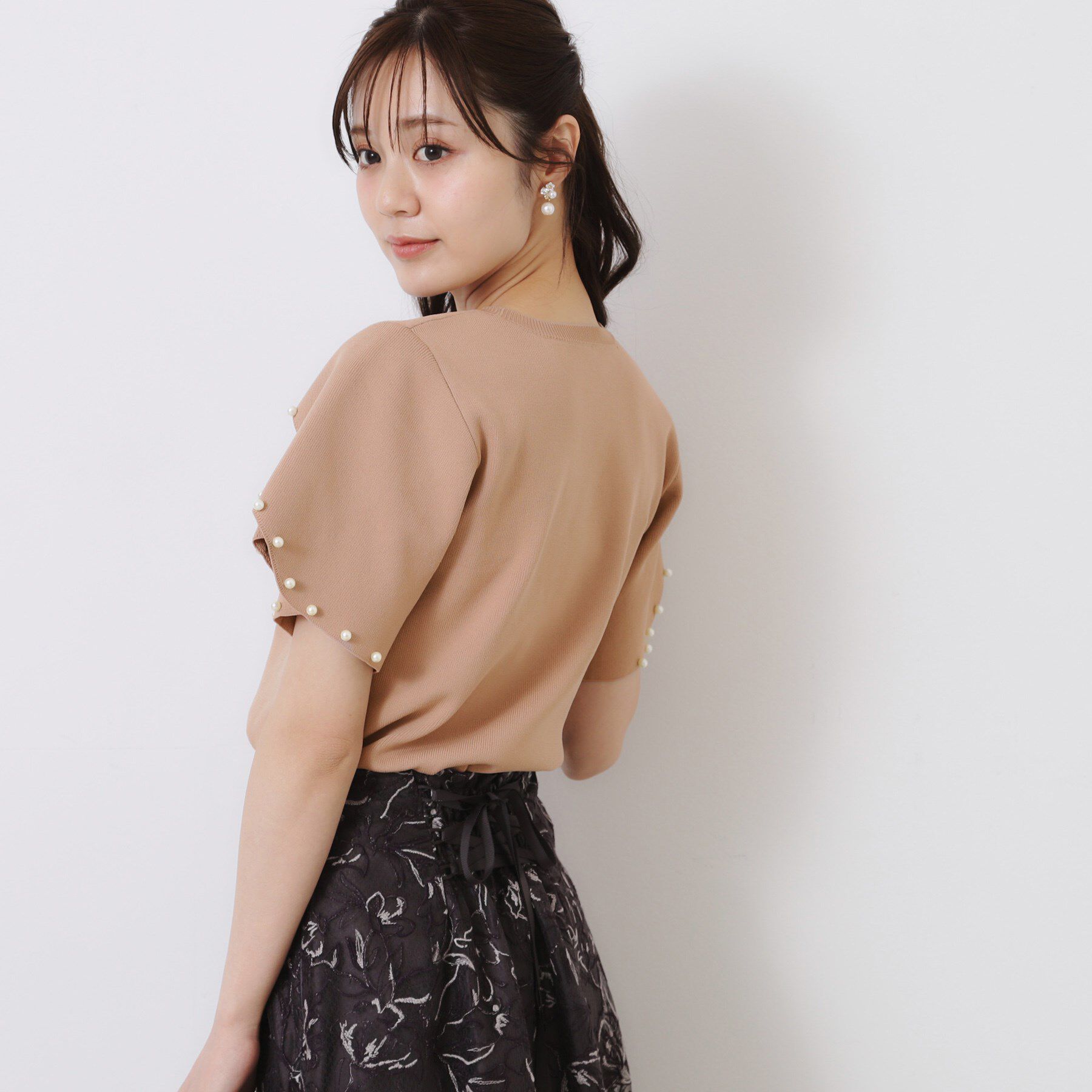 Couture broach「【一枚でキマる・華やか】パール調付チューリップ袖ニット」|ニット・セーター|