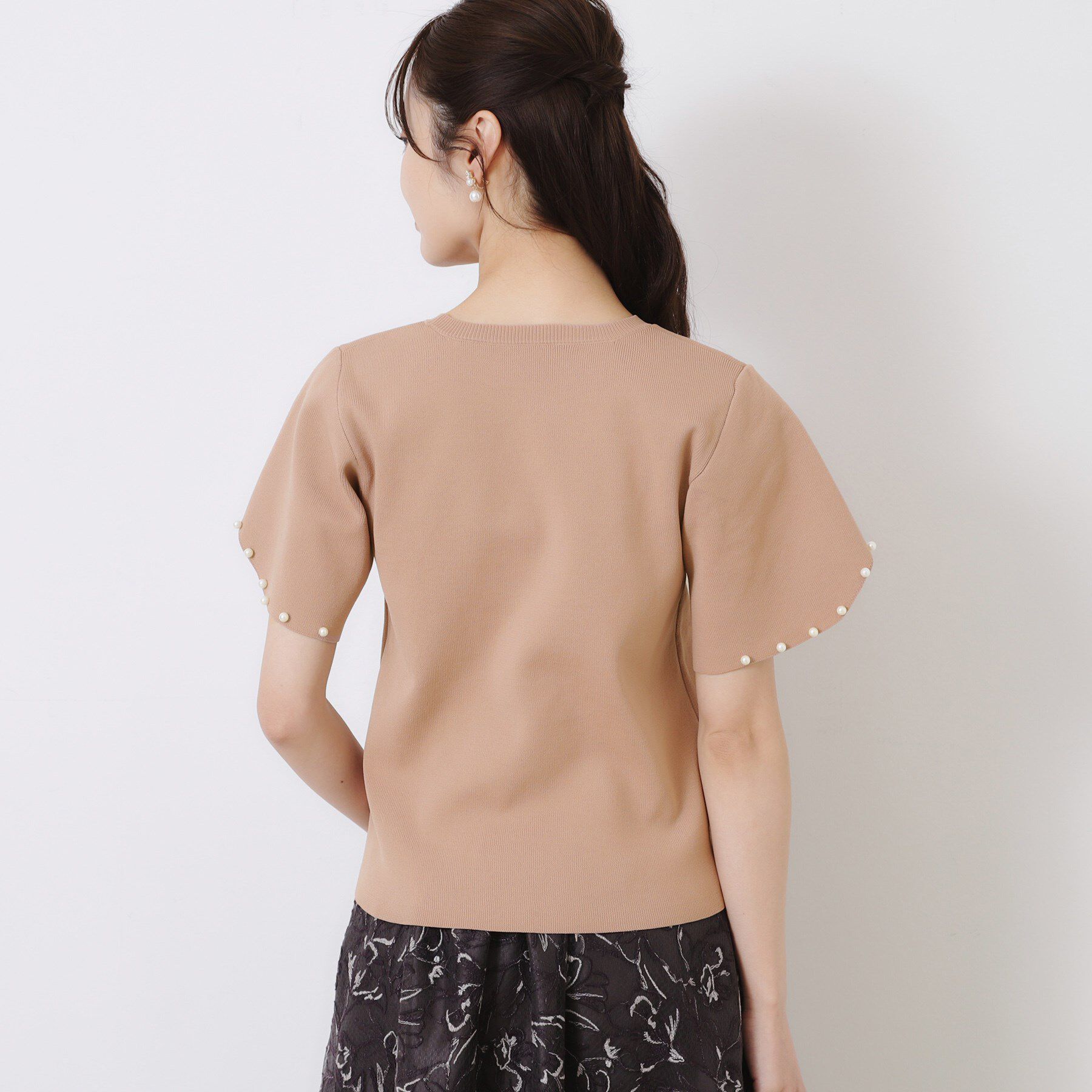 Couture broach「【一枚でキマる・華やか】パール調付チューリップ袖ニット」|ニット・セーター|