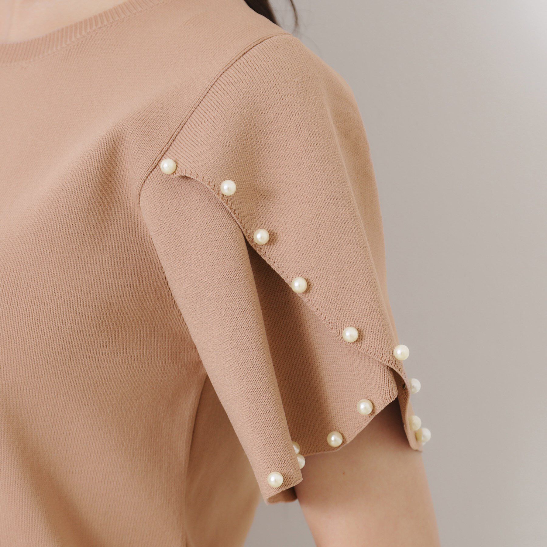 Couture broach「【一枚でキマる・華やか】パール調付チューリップ袖ニット」|ニット・セーター|