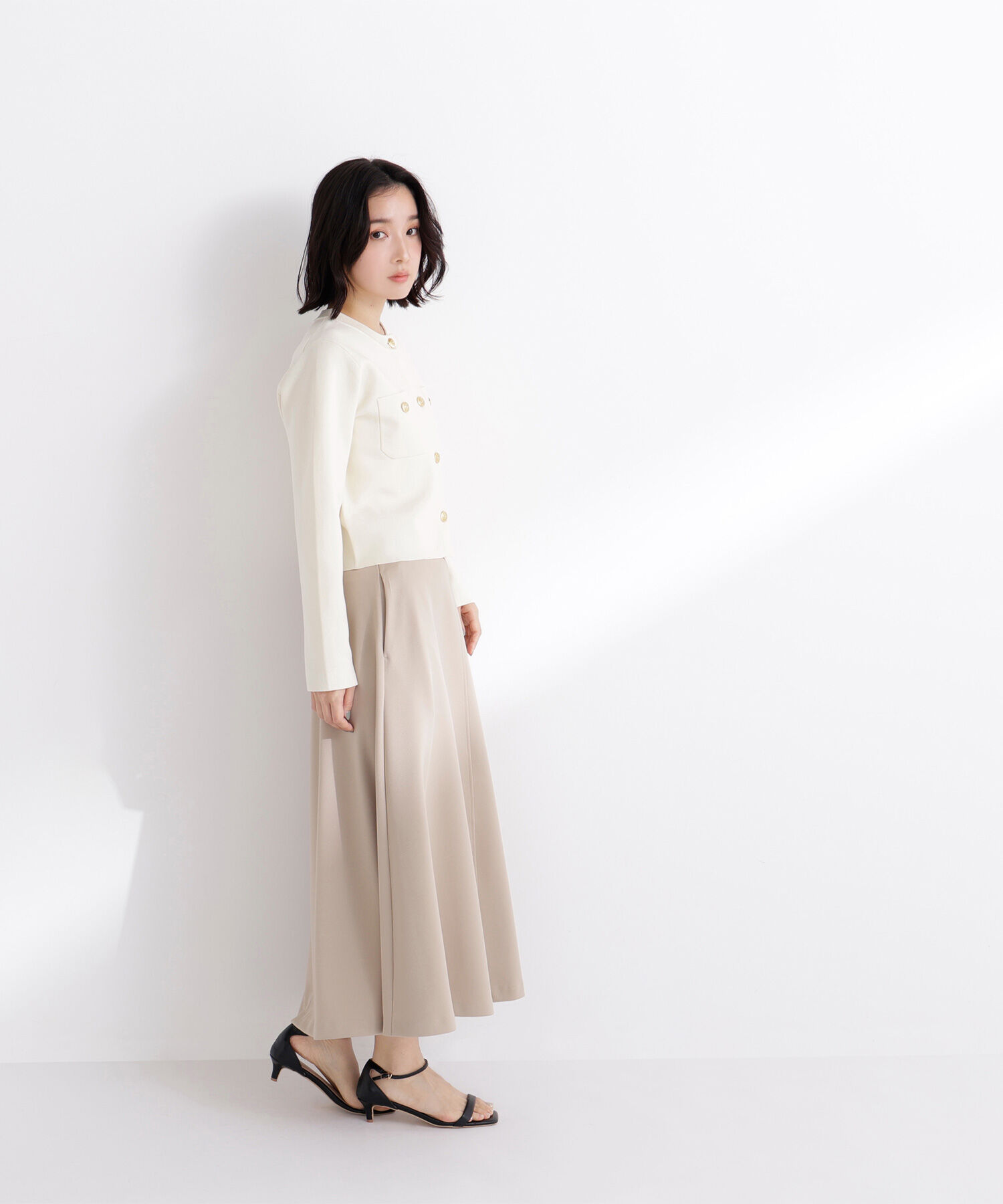  「エンブレムボタンニットジャケット」|ニット・セーター|