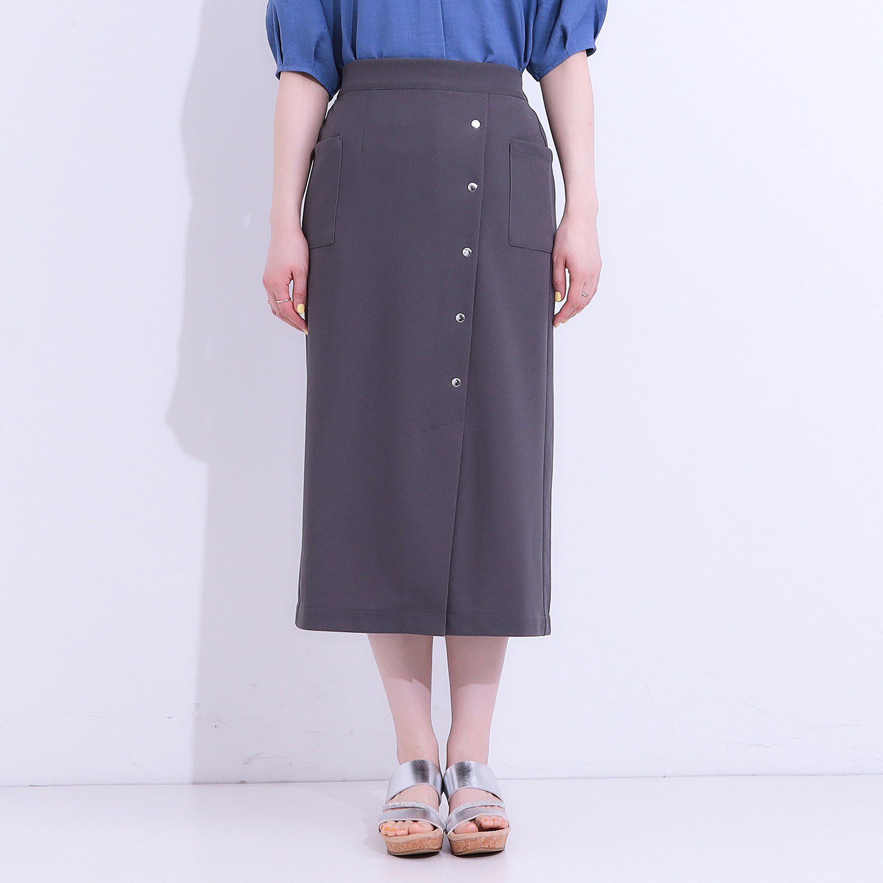 SHOO･LA･RUE「【S-LL】カジュアルにもきれいめにも ドット釦カーゴナロースカート」|スカート|