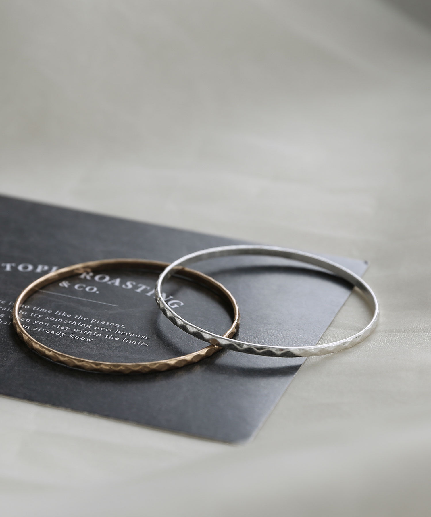  「槌目 クローズサークルバングル」|ブレスレット・バングル|