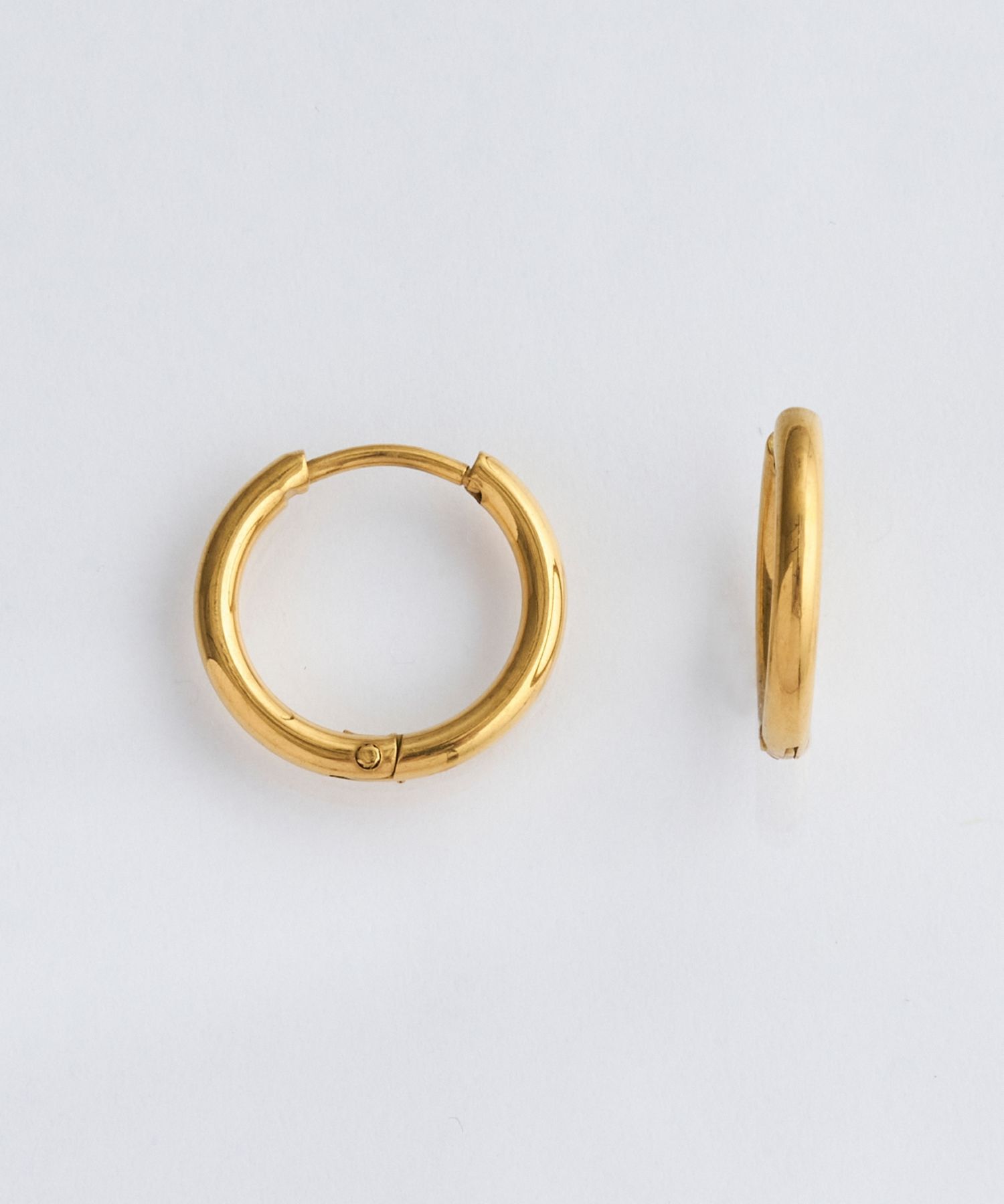 Phoebe「【金属アレルギー対応】ワンタッチミディアムフープピアス　ゴールド/サージカルステンレス」|ピアス|