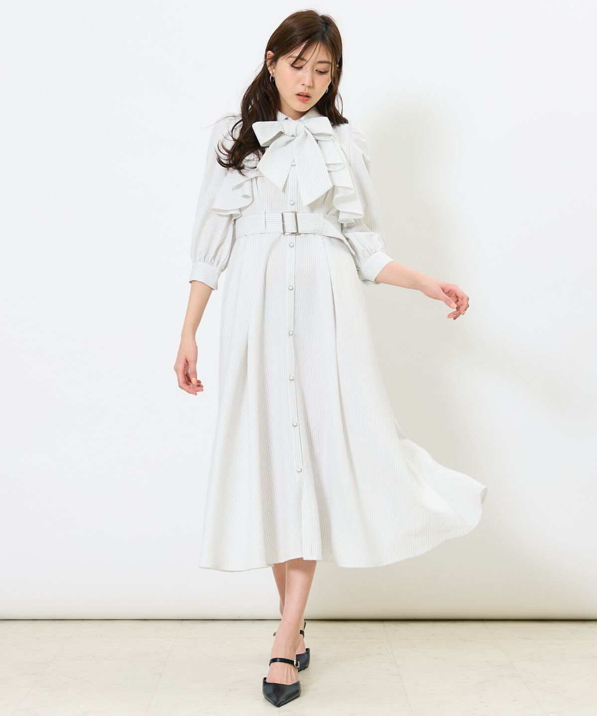 アンドクチュール「ストライプフリルケープワンピース」|ワンピース|white/borderｽﾄﾗｲﾌﾟ