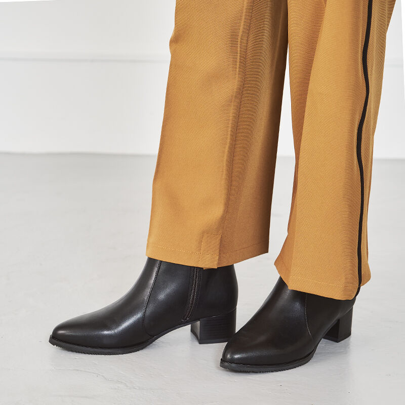 WA Oriental TRaffic「ポインテッドトゥ切替ヒールブーツ/22405」|ショートブーツ|BLACK