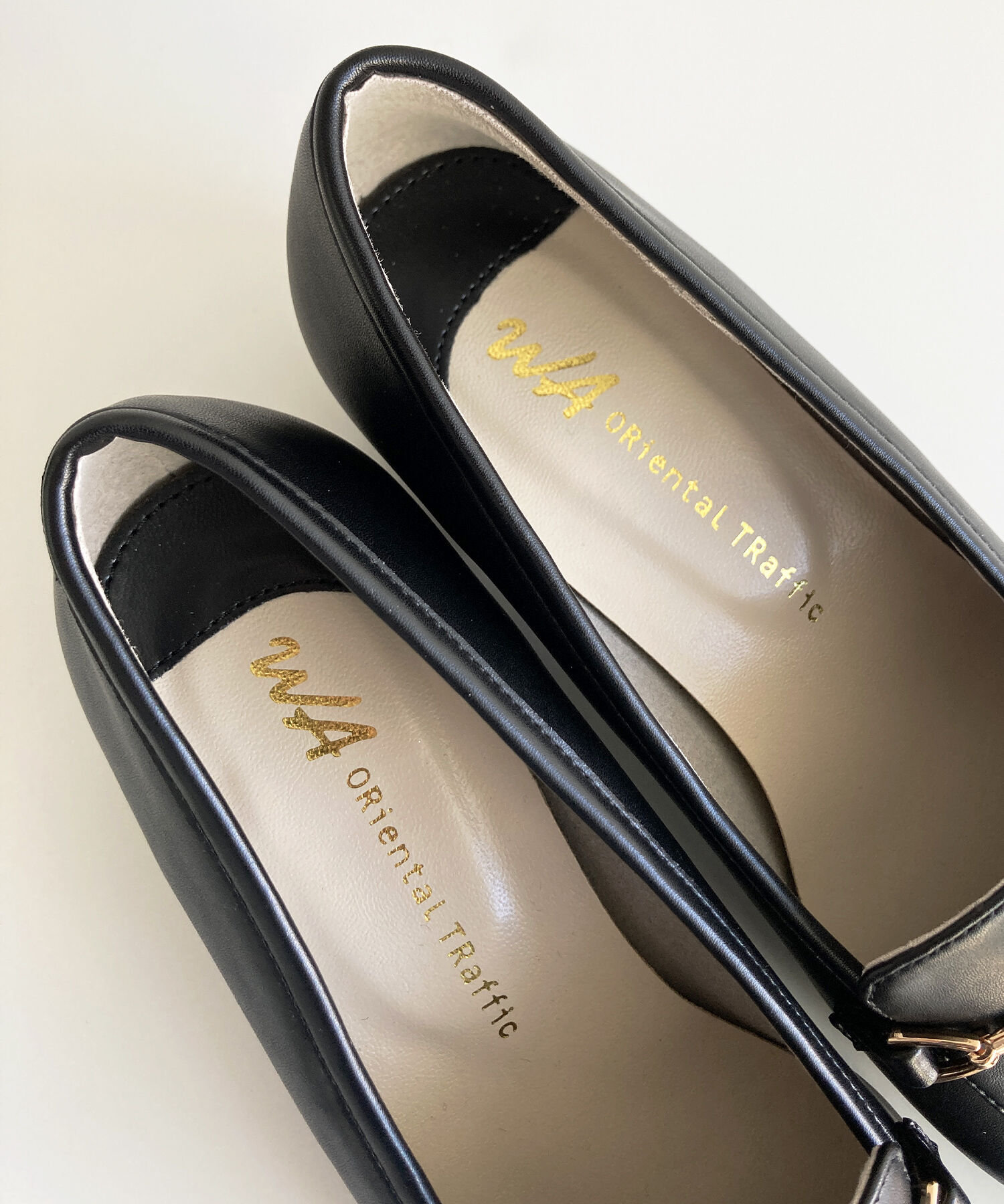 WA Oriental TRaffic「●人気シリーズ●メタリックラインビットヒールローファー/52101 ローファー」|パンプス|