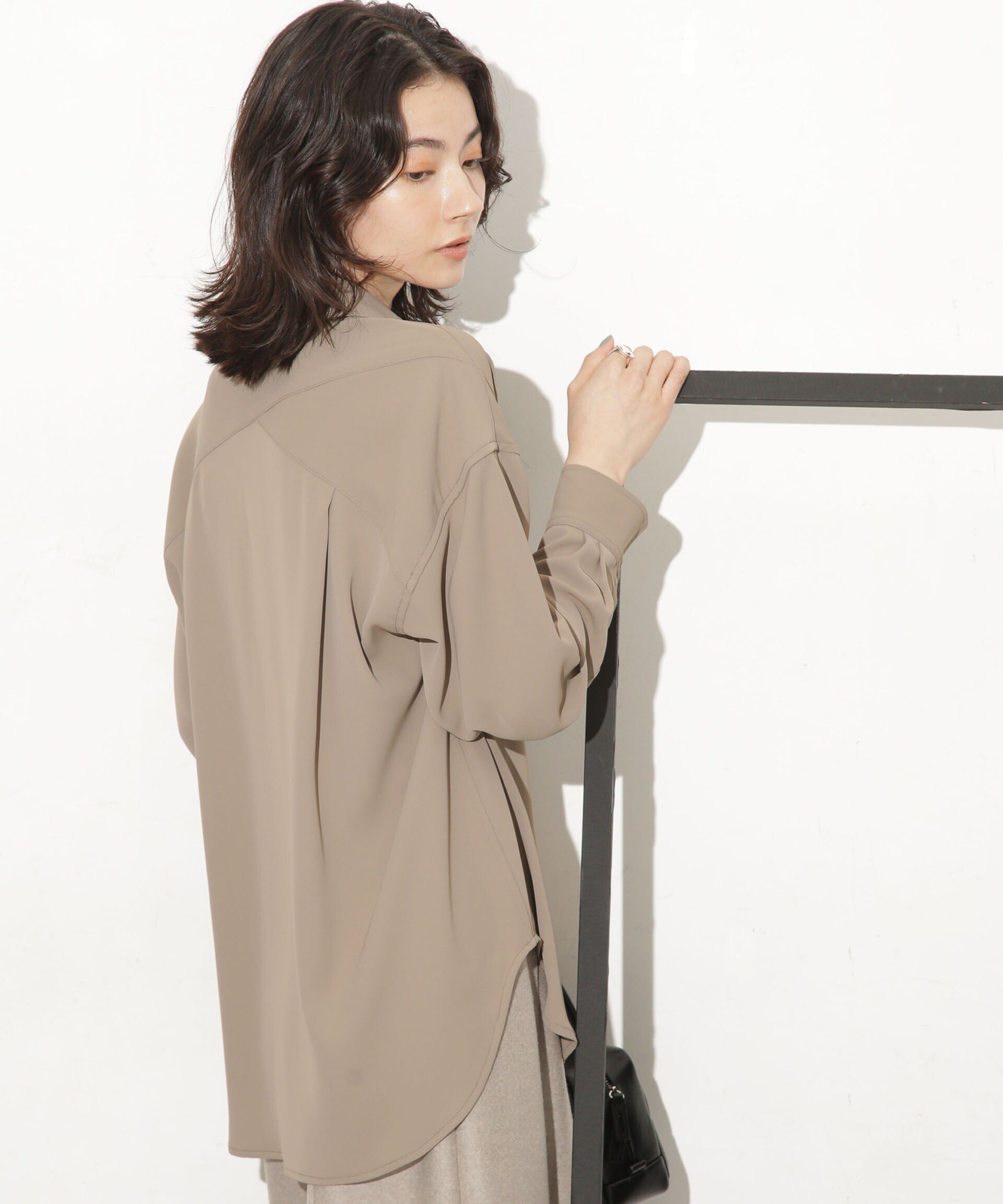 nano･universe「バッククロスドレープシャツ」|シャツ・ブラウス|