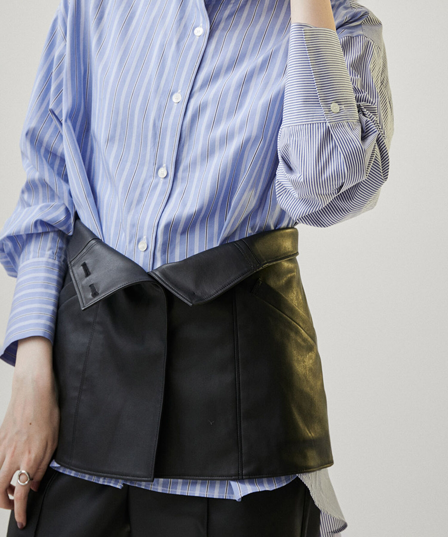 SALON adam et rope'「フェイクレザービスチェ【セットアップ対応】」|チューブトップ|ブラック(01)